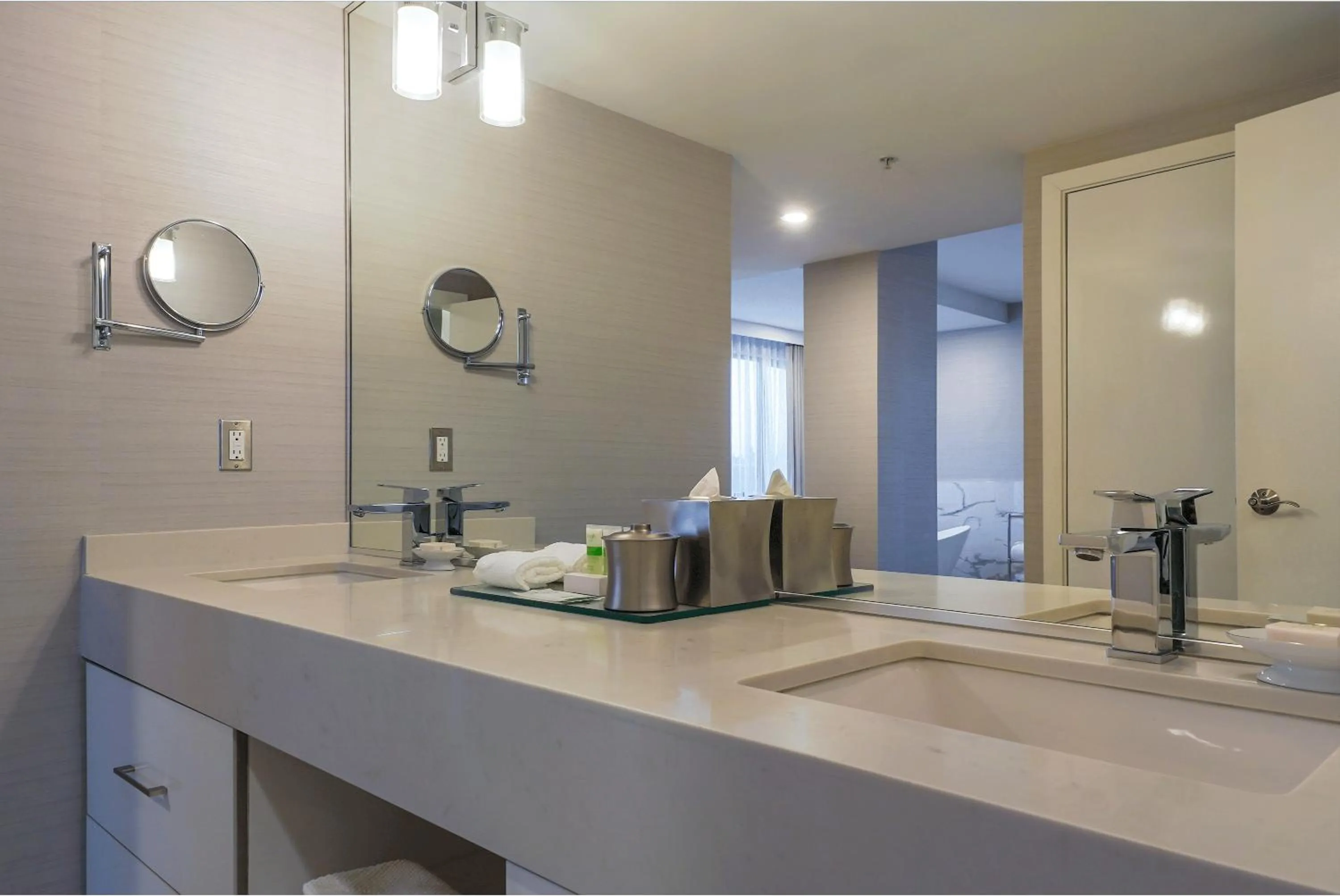 Executive Plaza Hotel & Conference Centre, Metro Vancouver