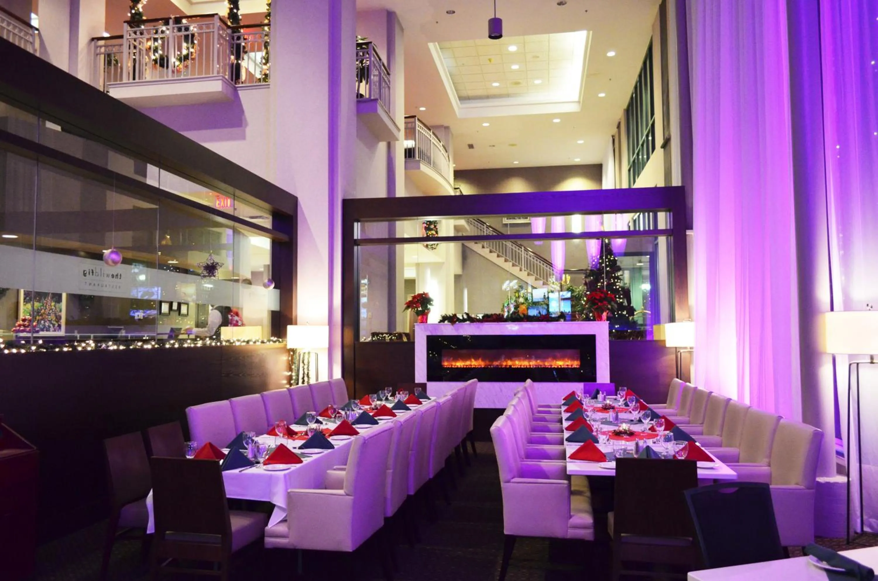 Restaurant/places to eat in Executive Plaza Hotel & Conference Centre, Metro Vancouver