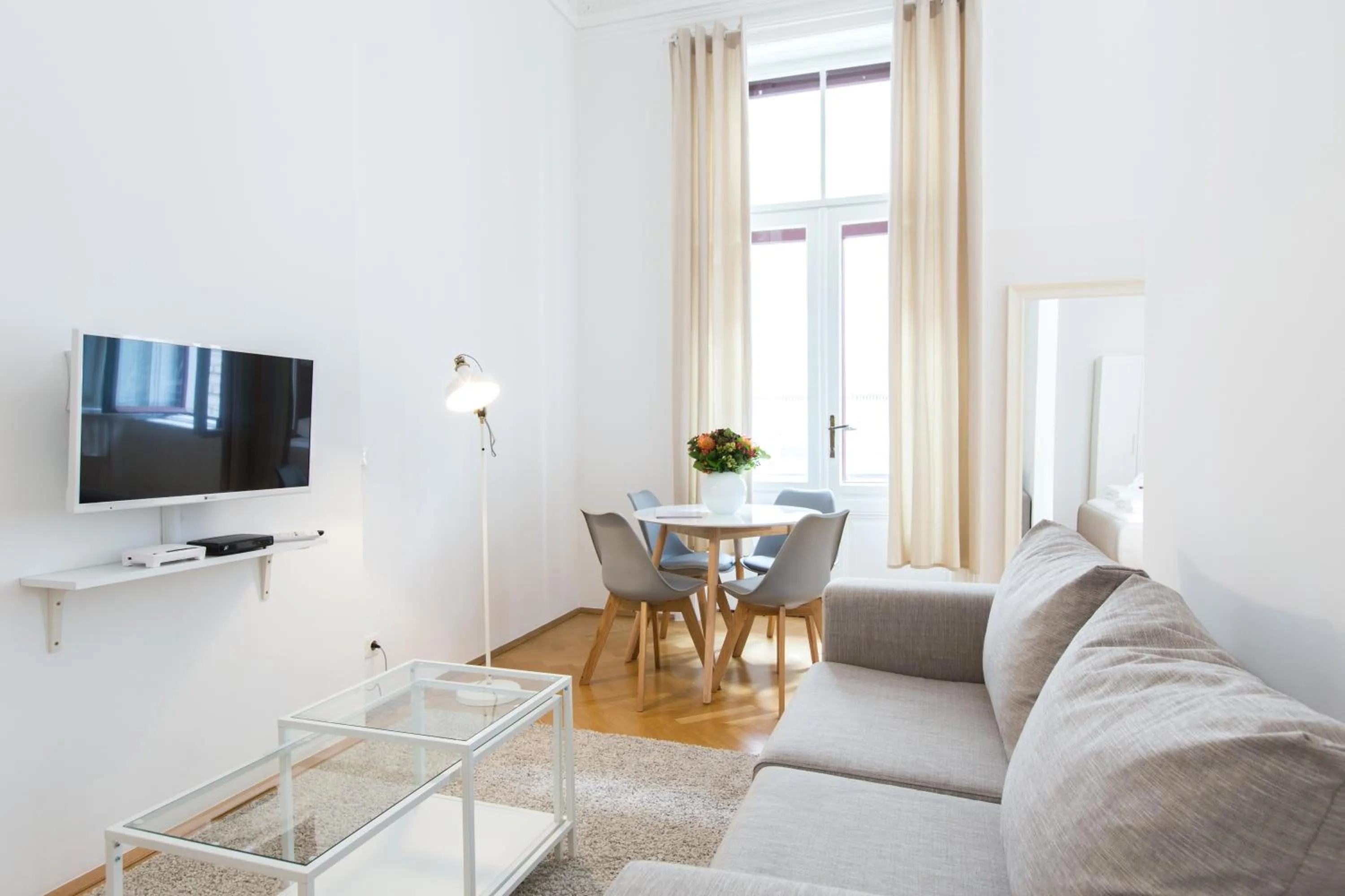 Seating area in HeyMi Apartments in City Center