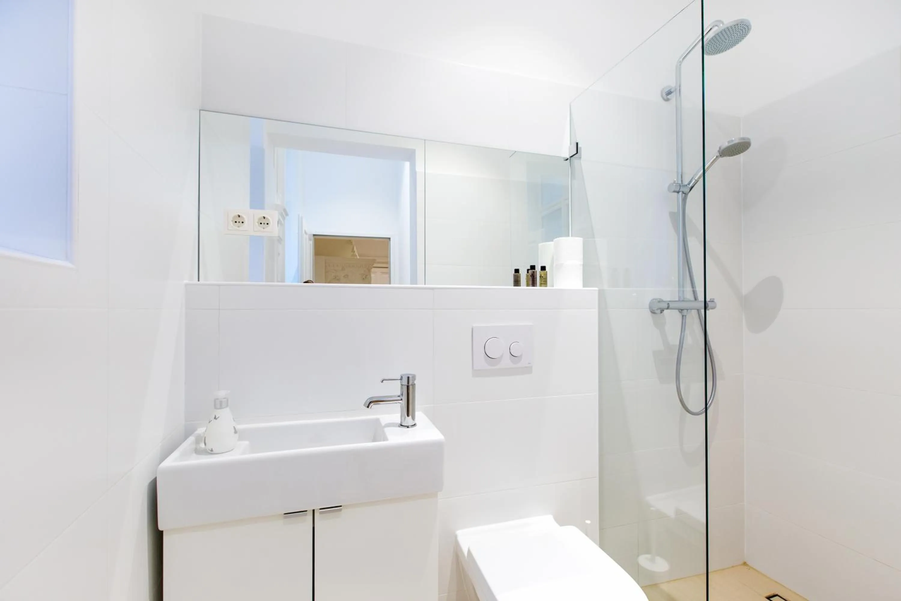 Shower in HeyMi Apartments in City Center