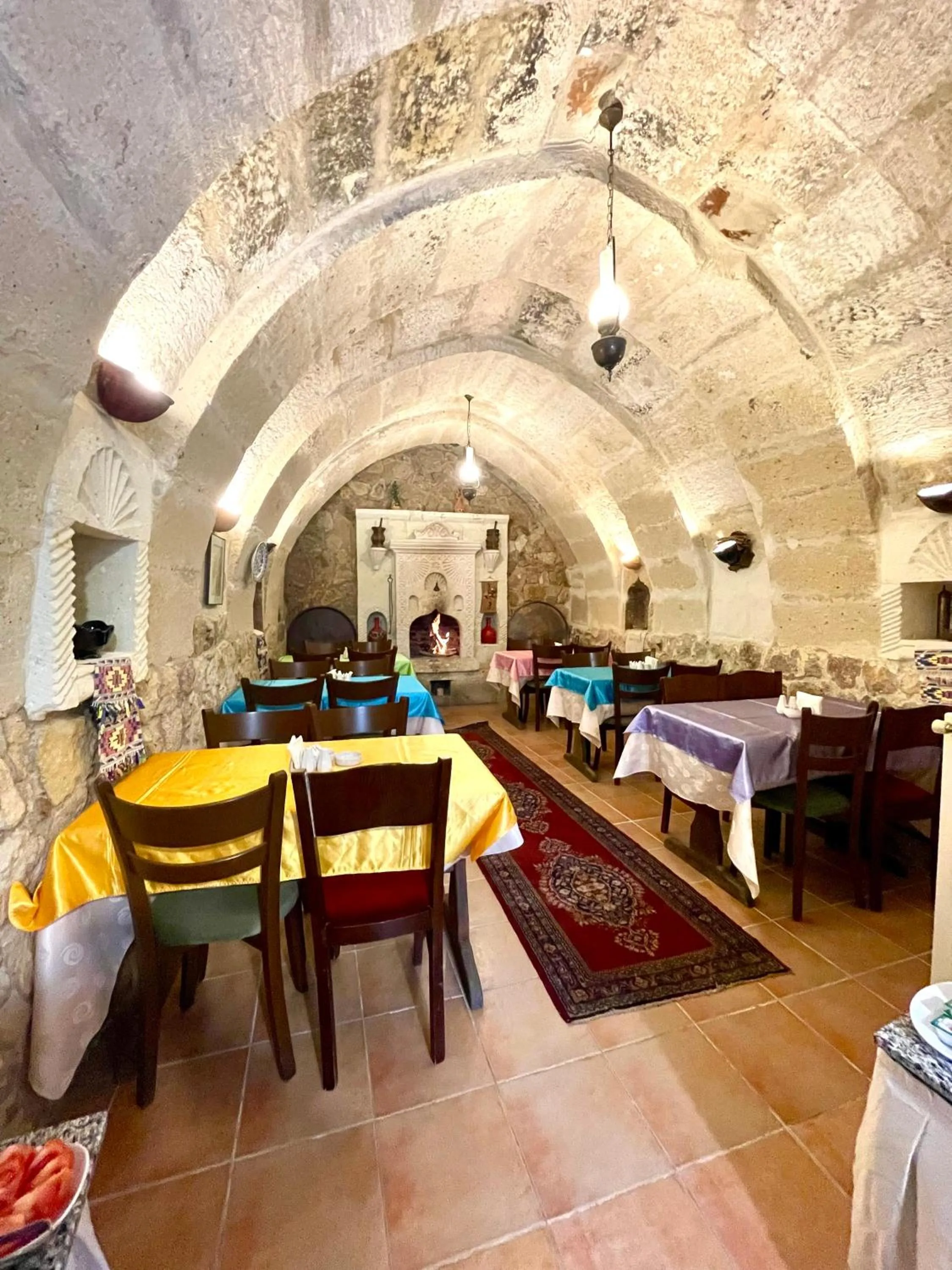 Restaurant/places to eat in Sofa Hotel