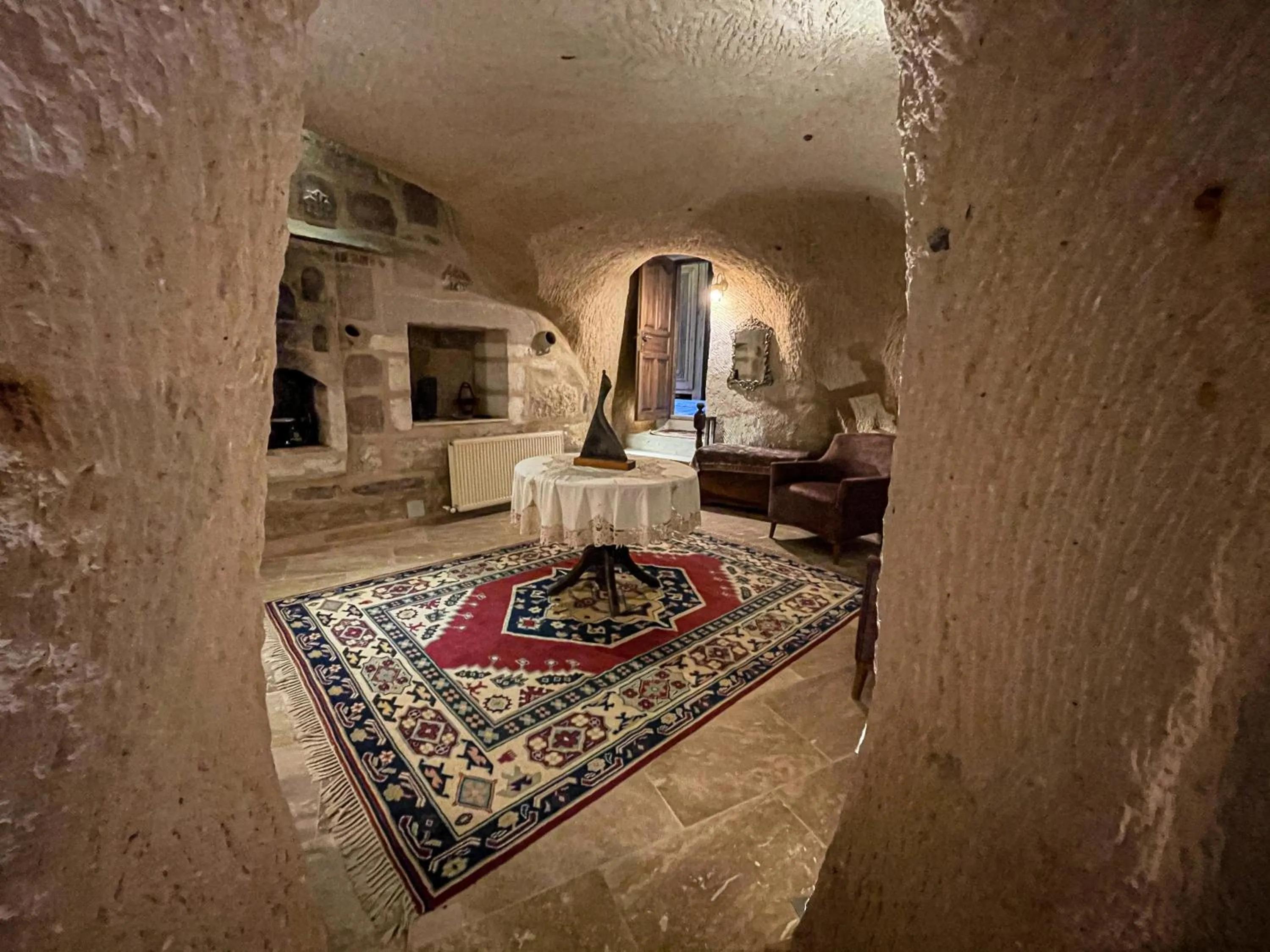 Photo of the whole room in Sofa Hotel