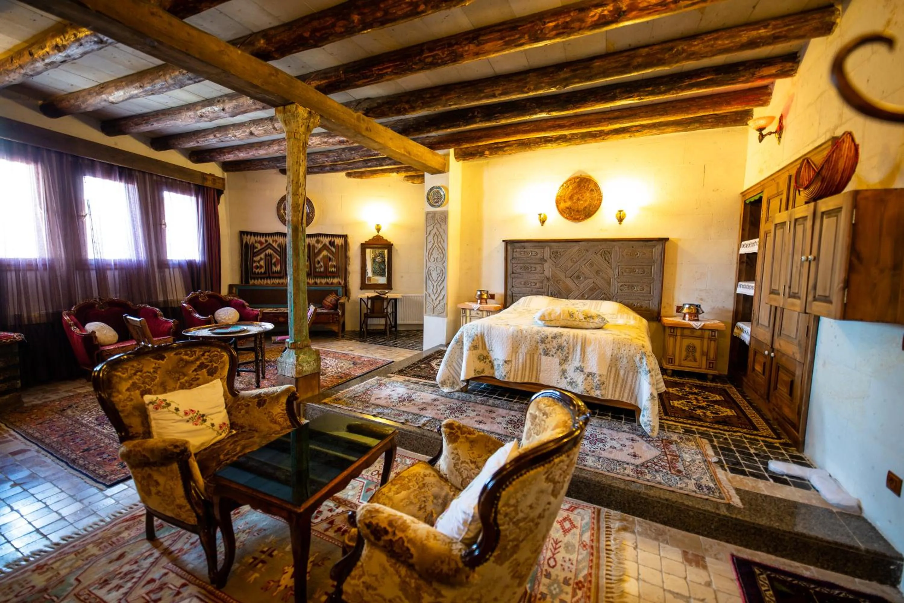 Photo of the whole room, Bed in Sofa Hotel