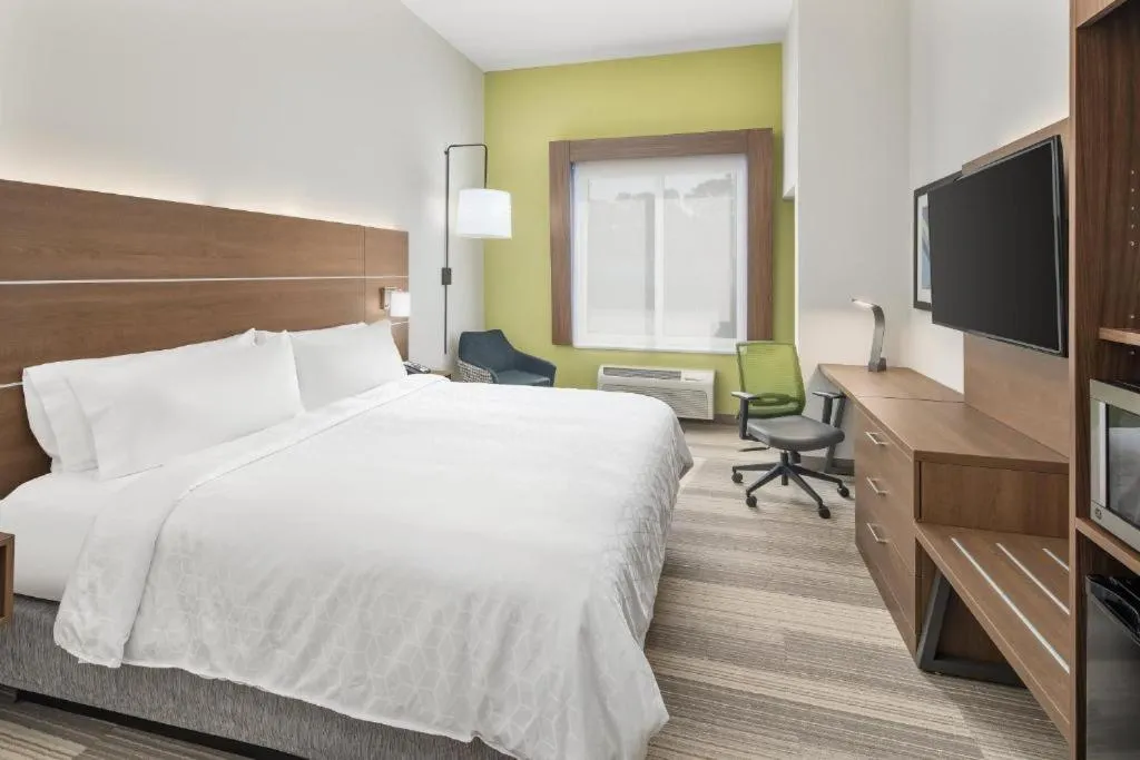 Bed in Holiday Inn Express Hotel & Suites Palm Bay by IHG