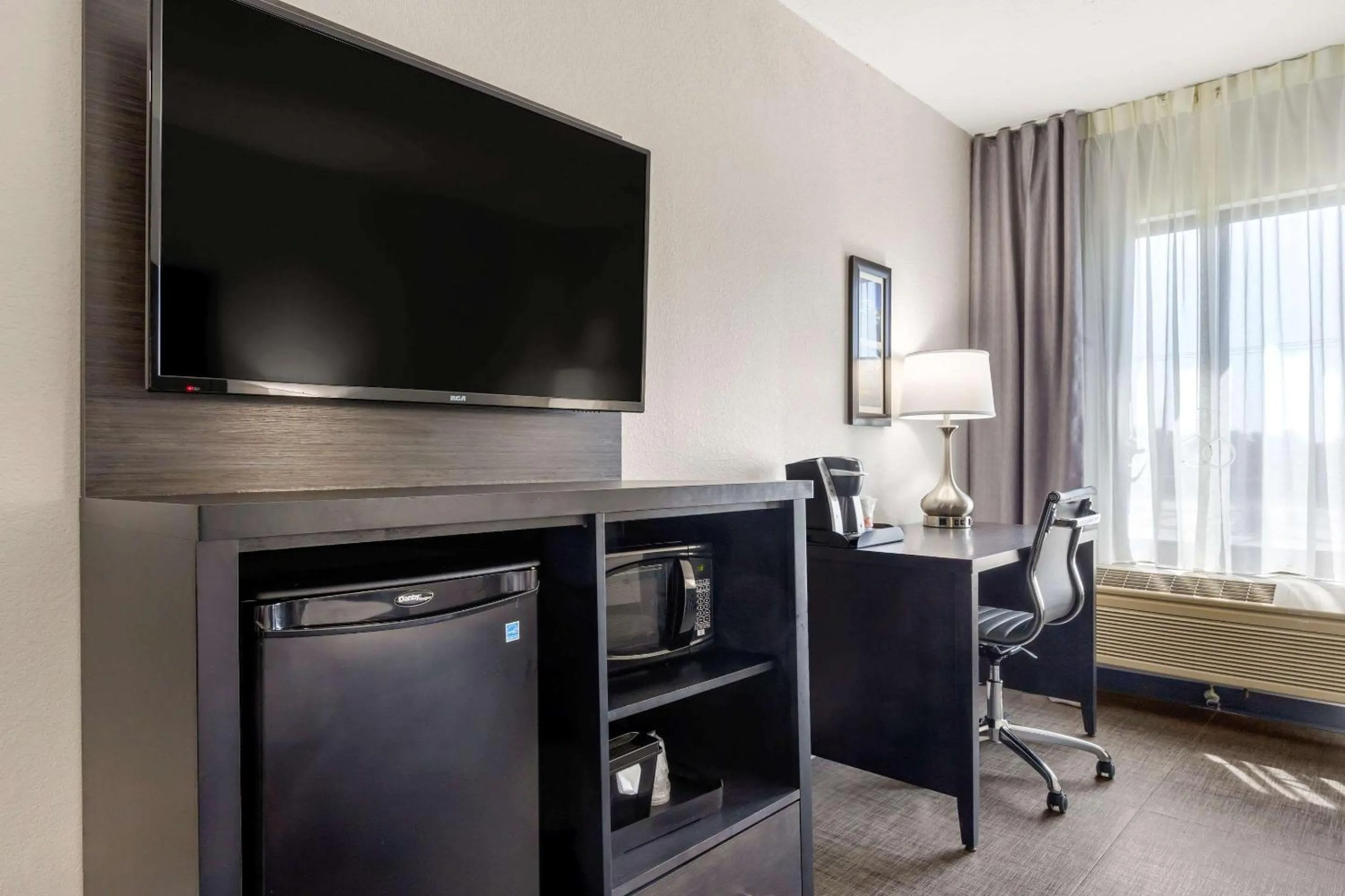 Photo of the whole room in Comfort Inn & Suites Greer - Greenville