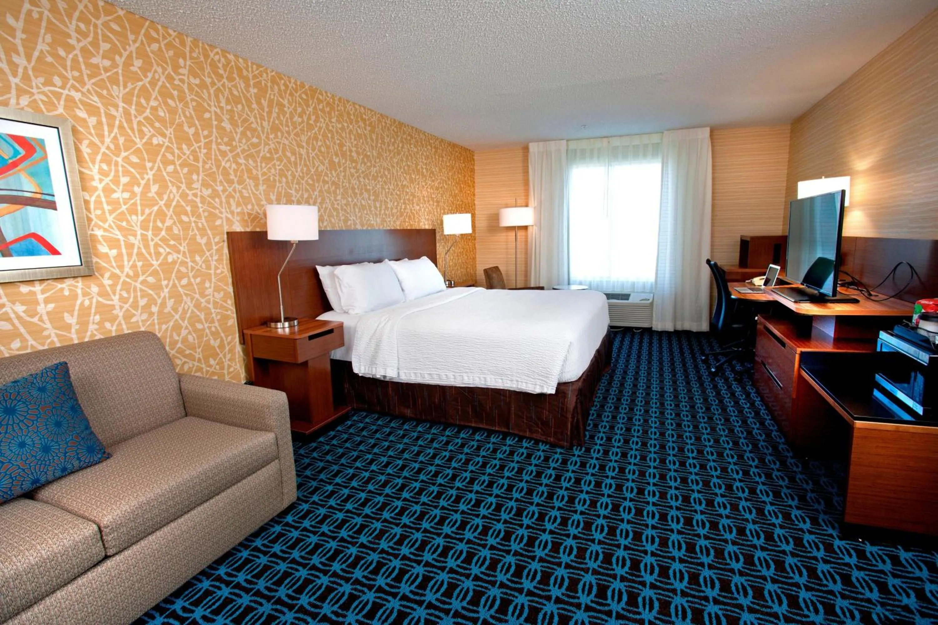 Photo of the whole room, Bed in Fairfield Inn & Suites by Marriott Denver Aurora/Medical Center