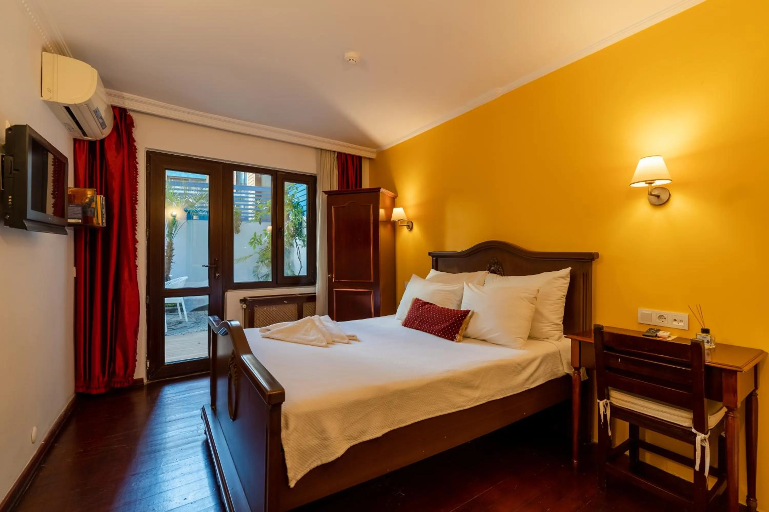 Bed in Şebnem Hotel