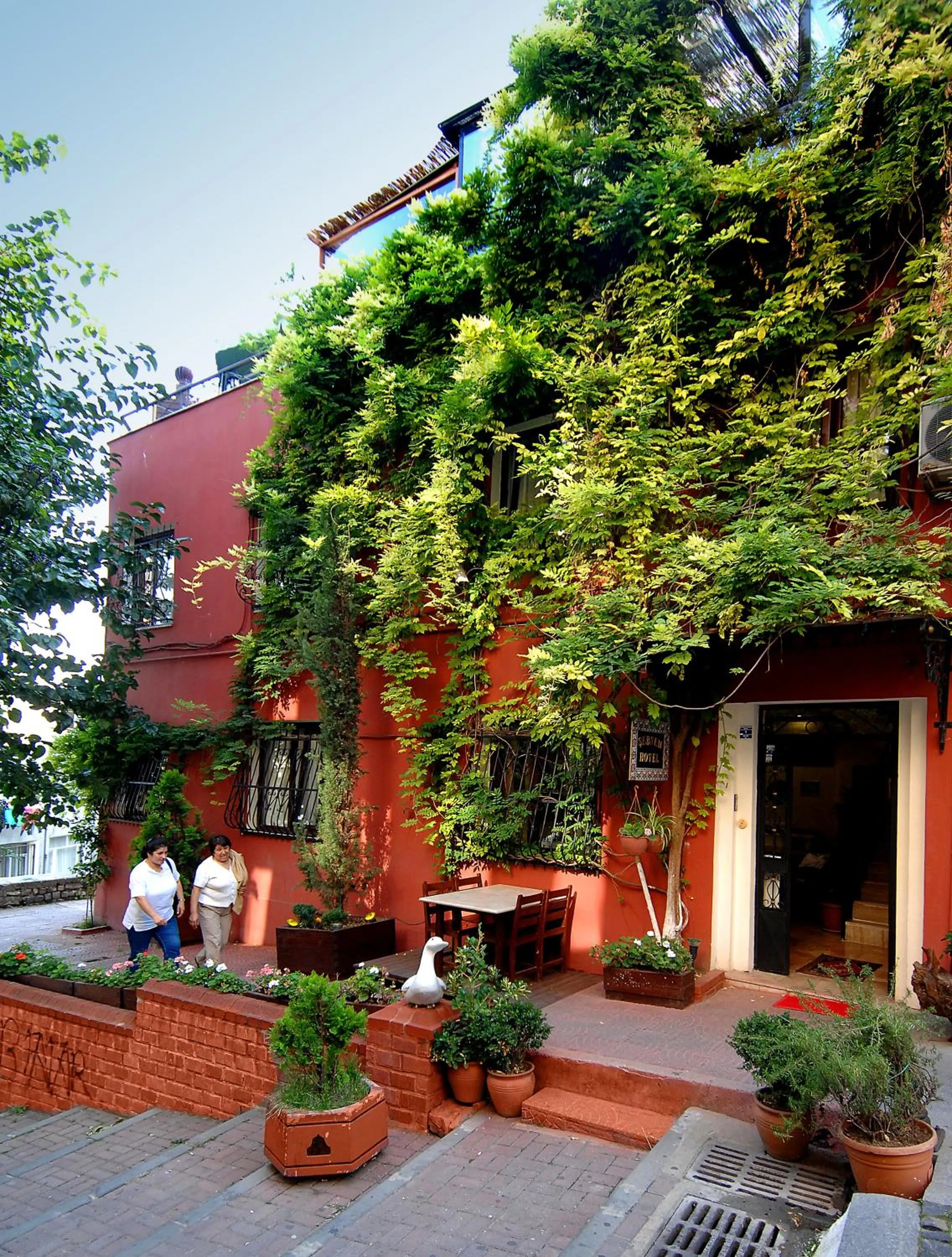 Facade/entrance in Şebnem Hotel