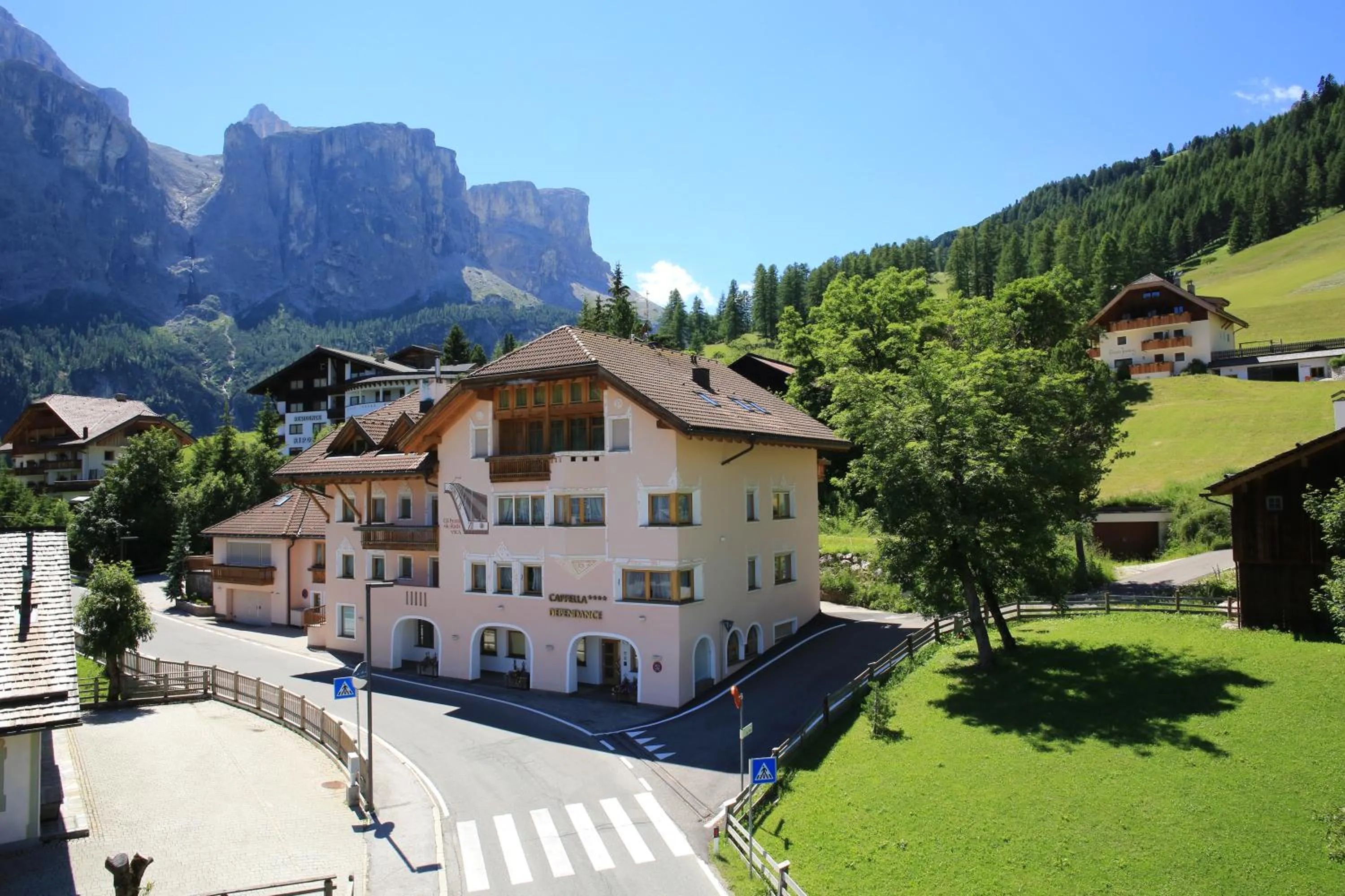 Facade/entrance in Garni Criss