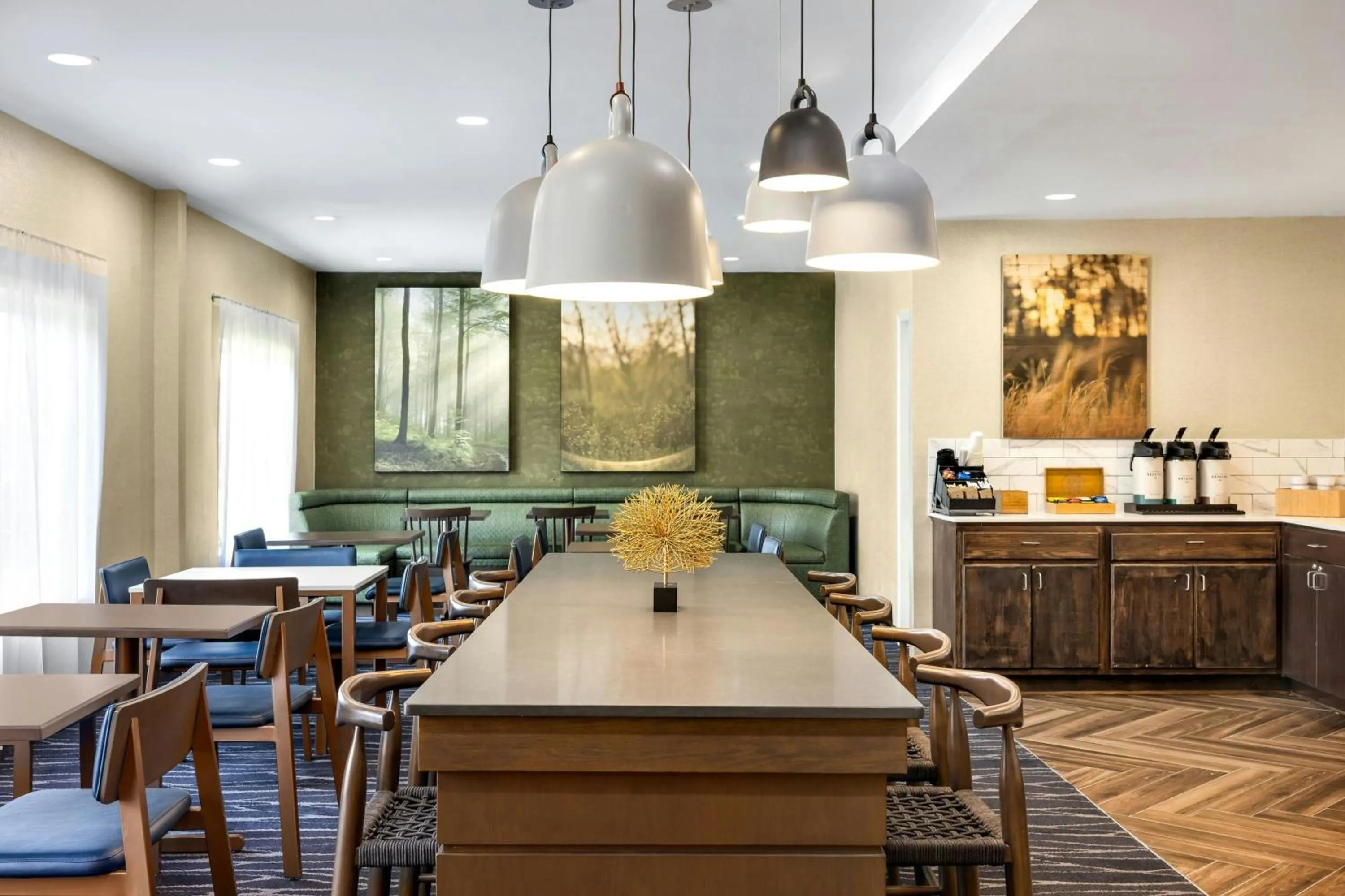 Breakfast in Fairfield Inn & Suites Hattiesburg / University