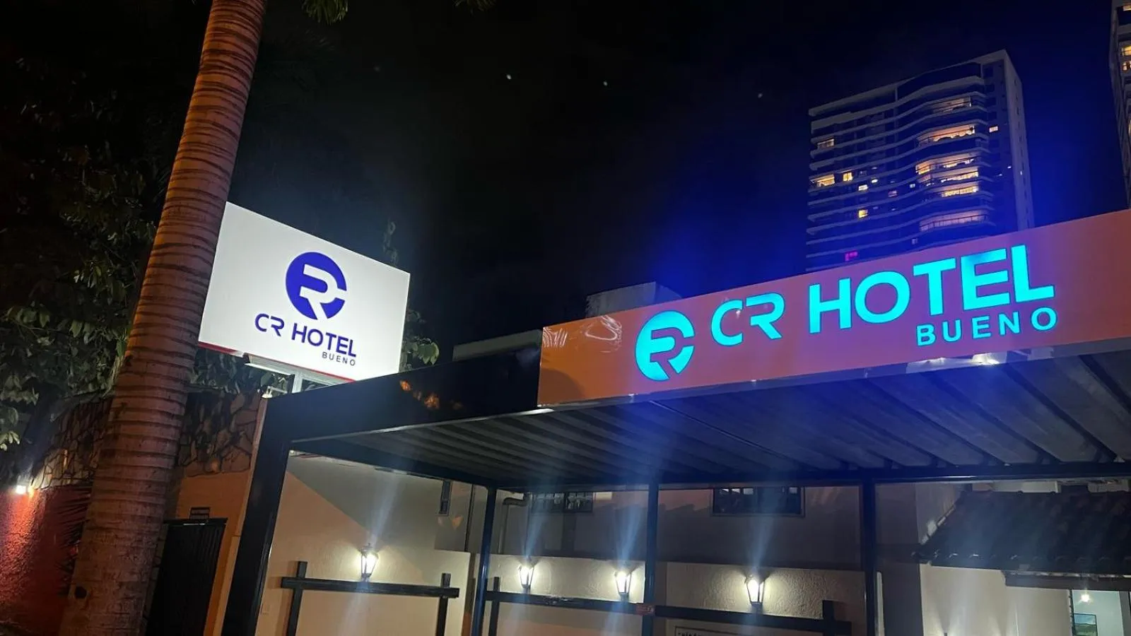 Night in CR Hotel Bueno