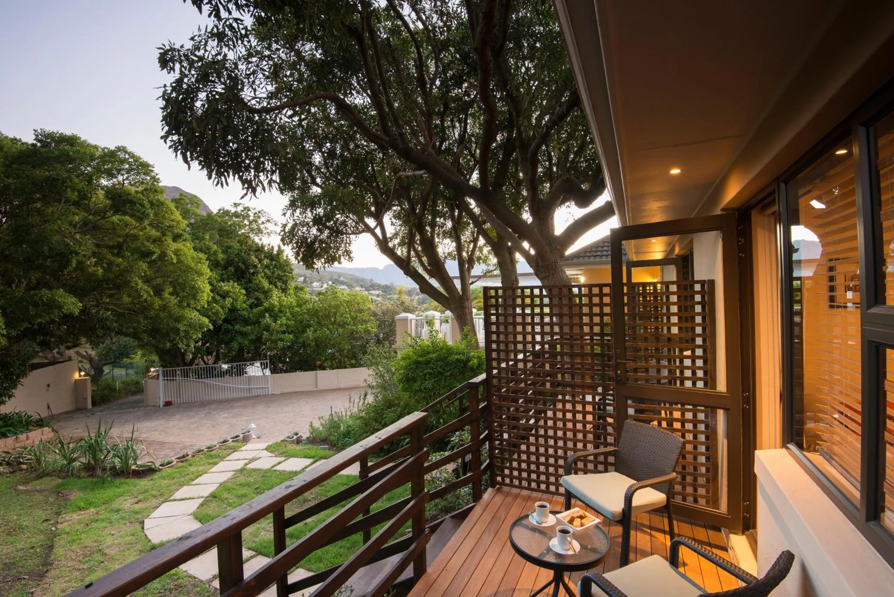 Garden in SomerZicht Guest House