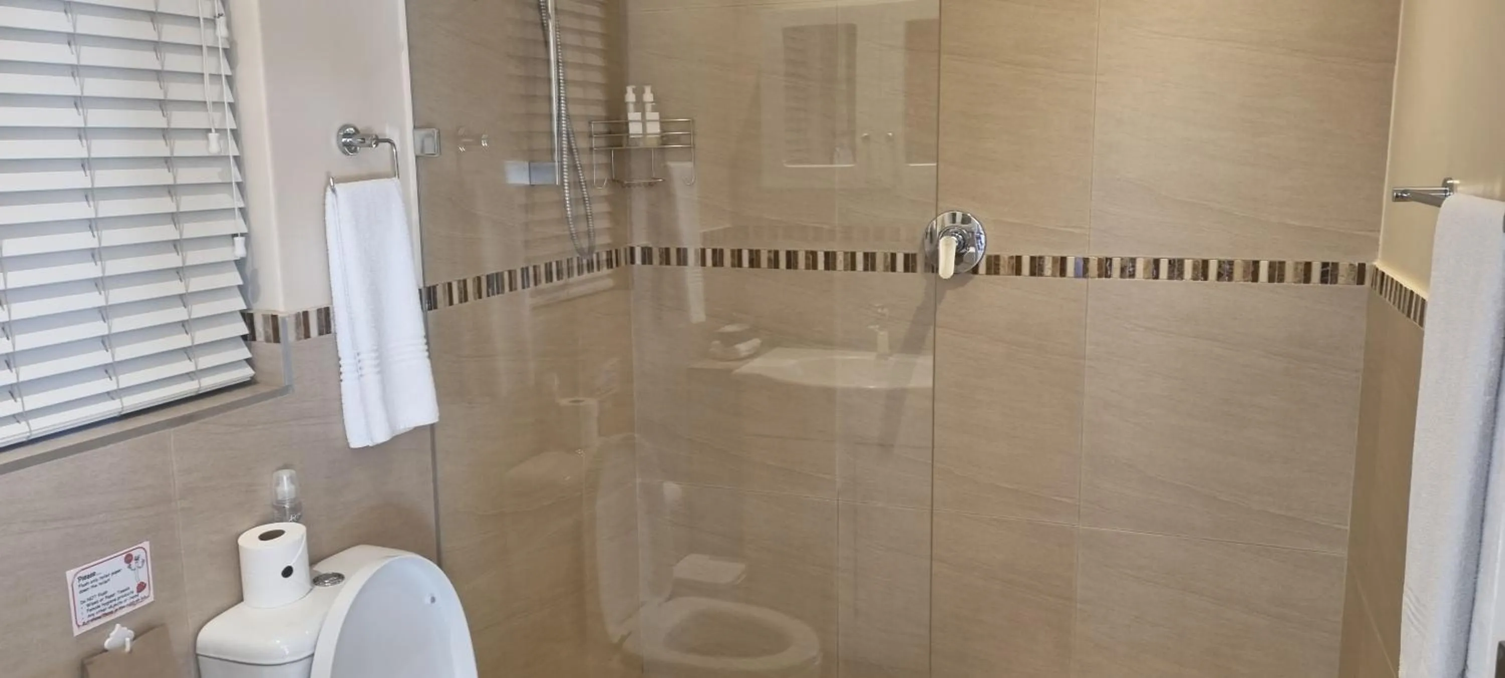 Shower in SomerZicht Guest House