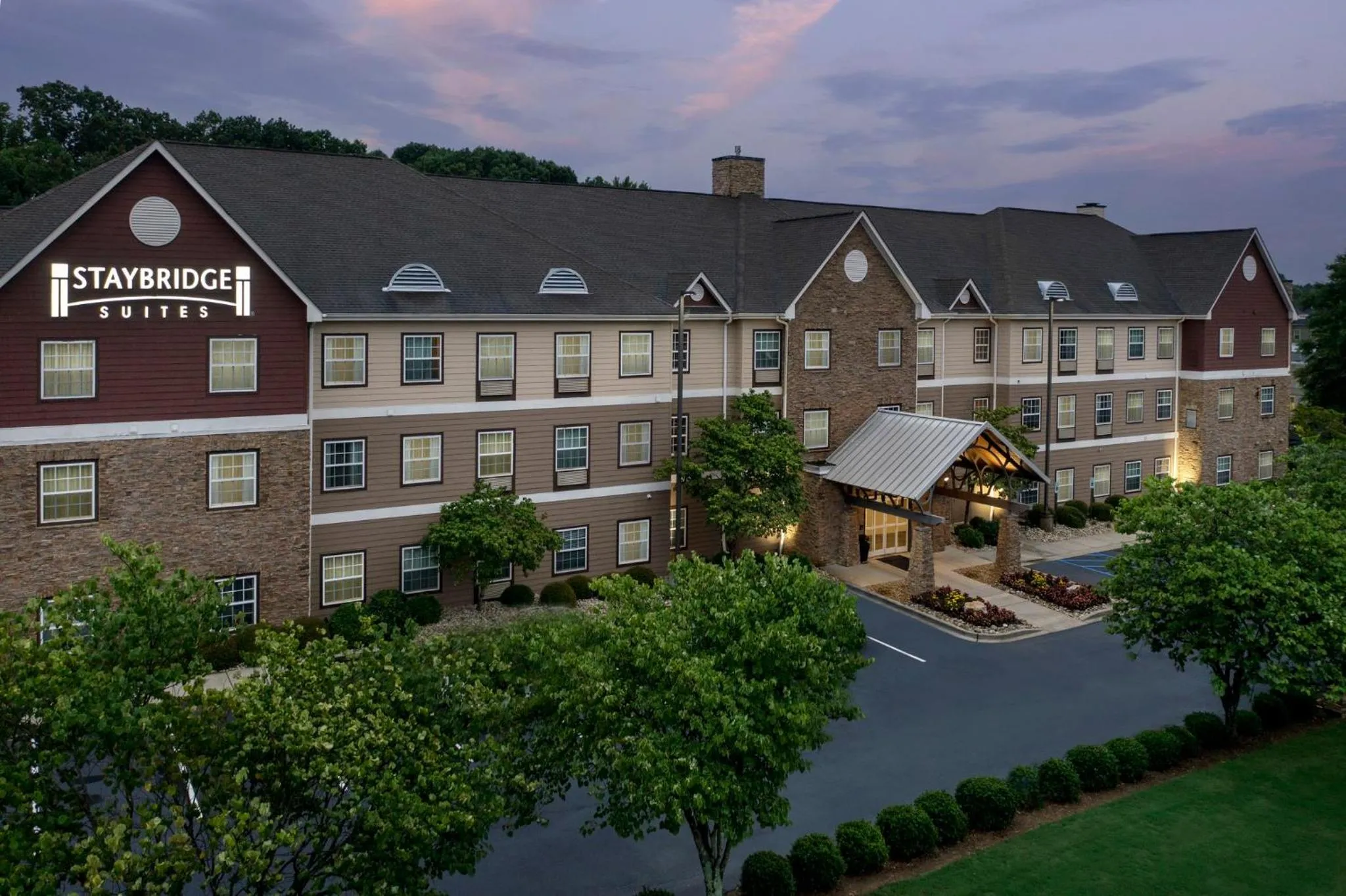 Property building in Staybridge Suites Greenville I-85 Woodruff Road by IHG