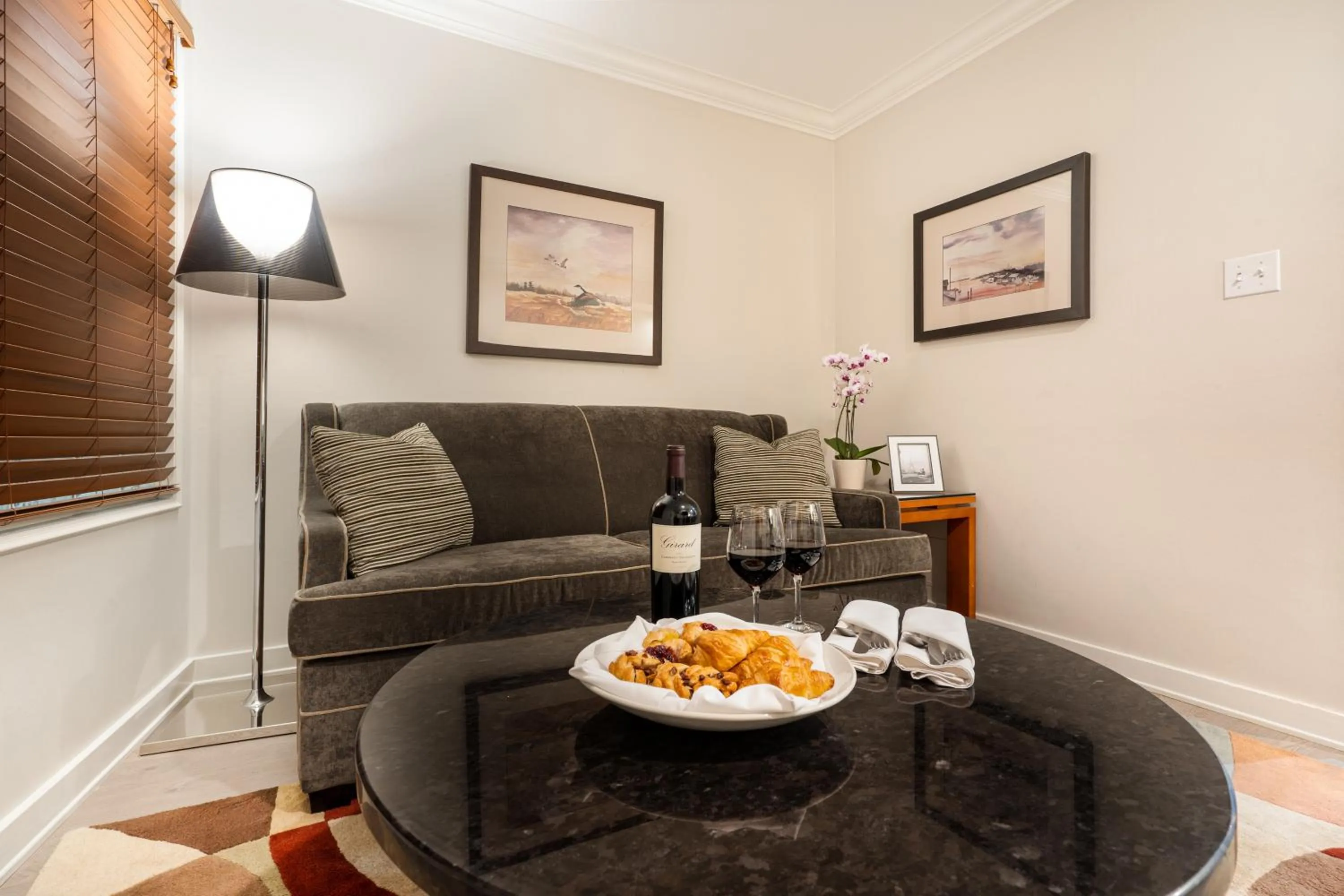 Executive Suites Hotel & Conference Center, Metro Vancouver