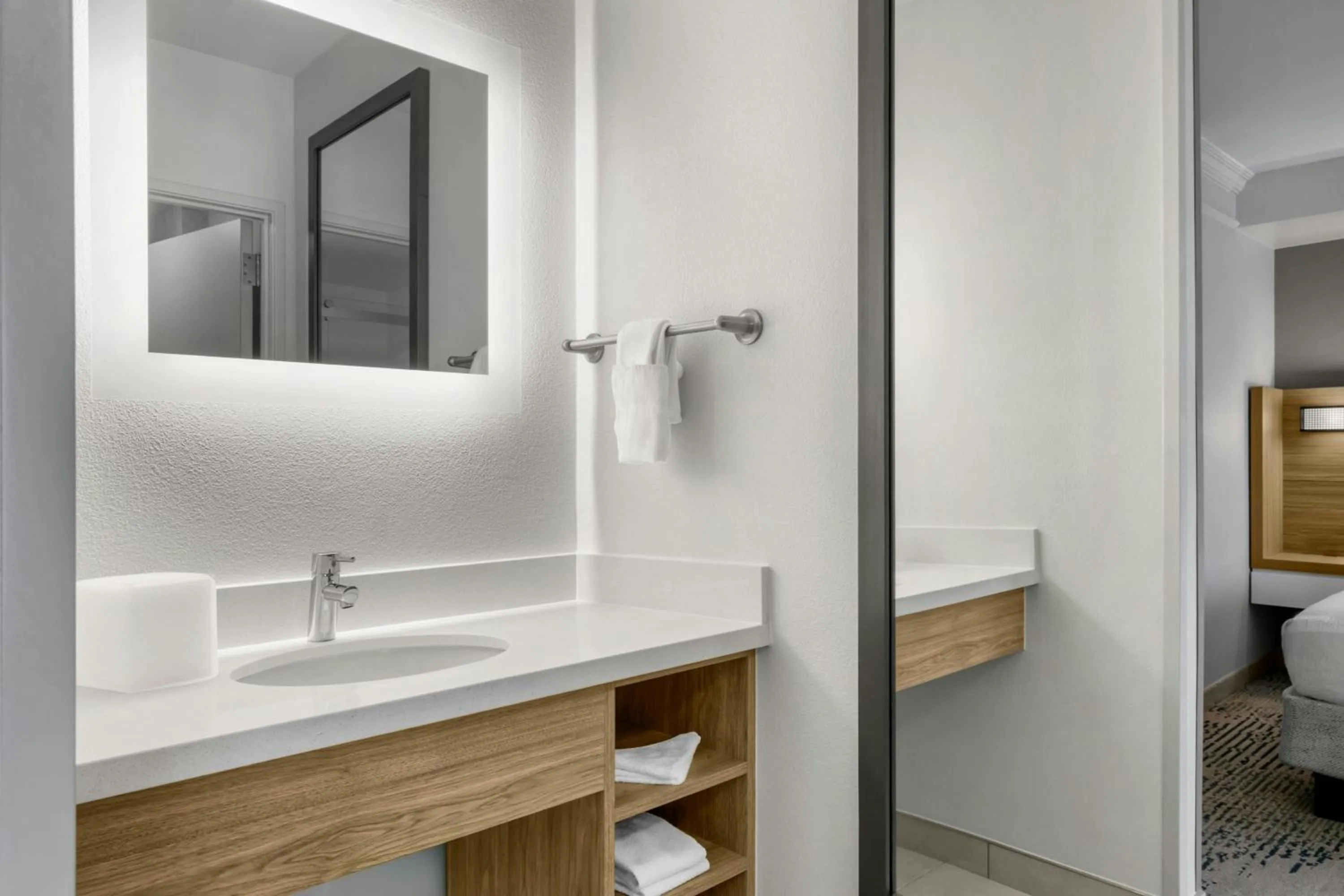 Bathroom in SpringHill Suites Lehi at Thanksgiving Point