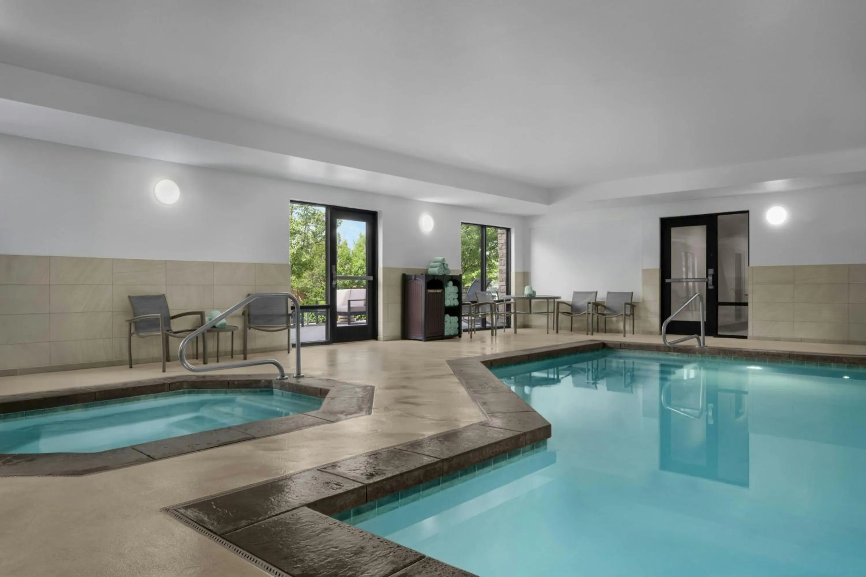 Swimming pool in SpringHill Suites Lehi at Thanksgiving Point