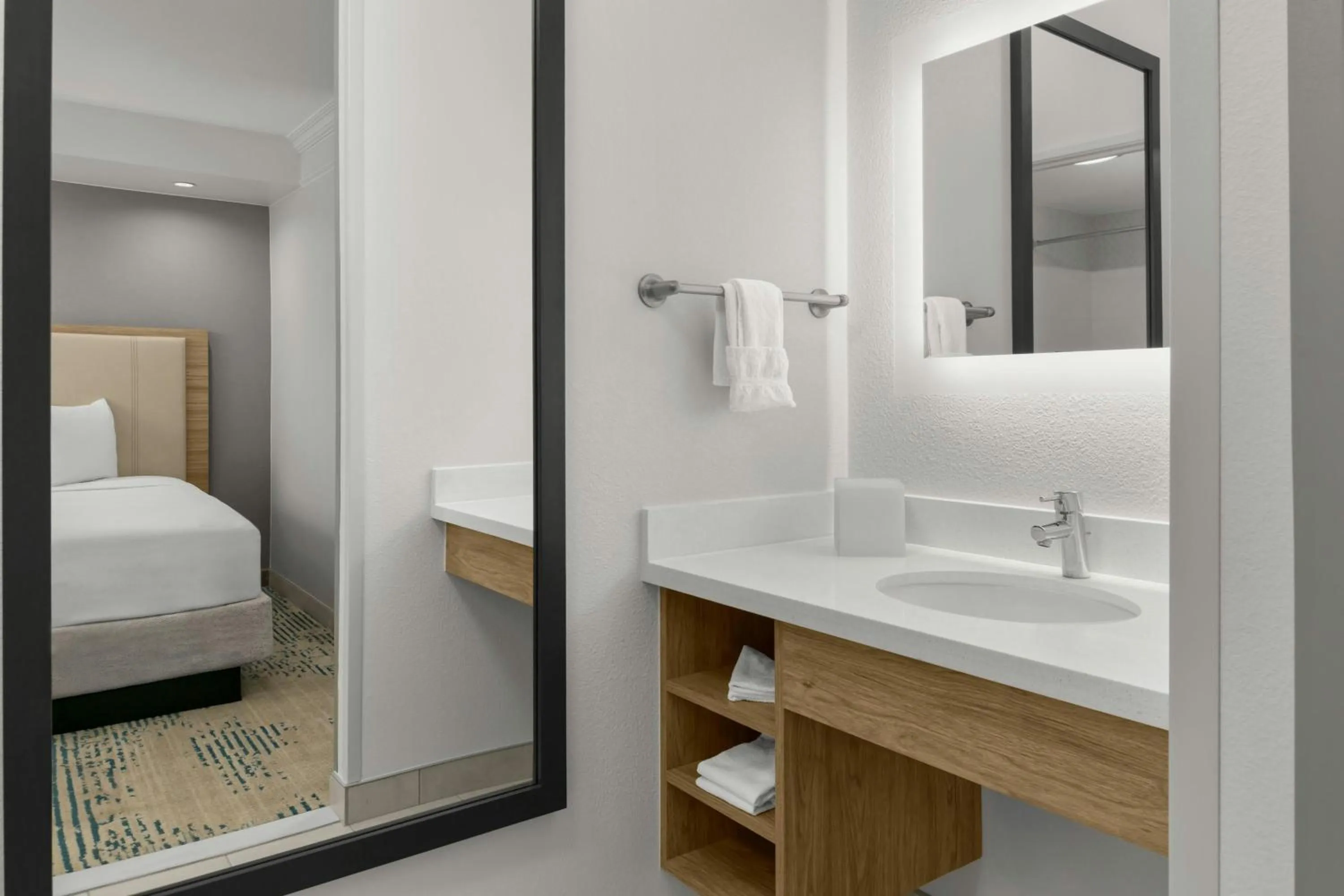 Bathroom in SpringHill Suites Lehi at Thanksgiving Point