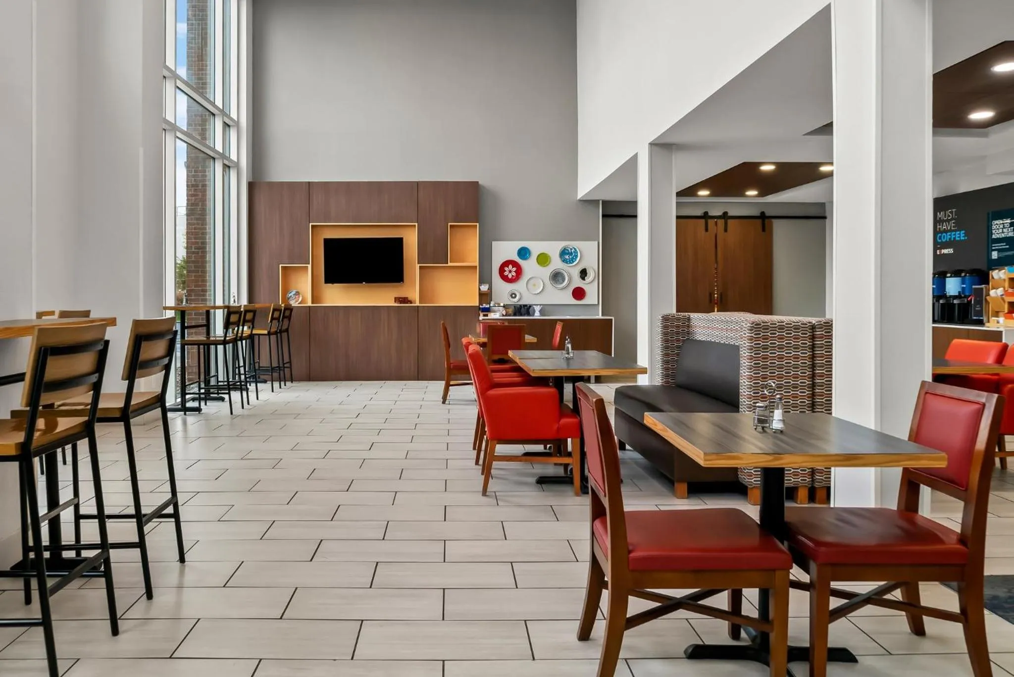 Breakfast in Holiday Inn Express Hotel & Suites Marion by IHG