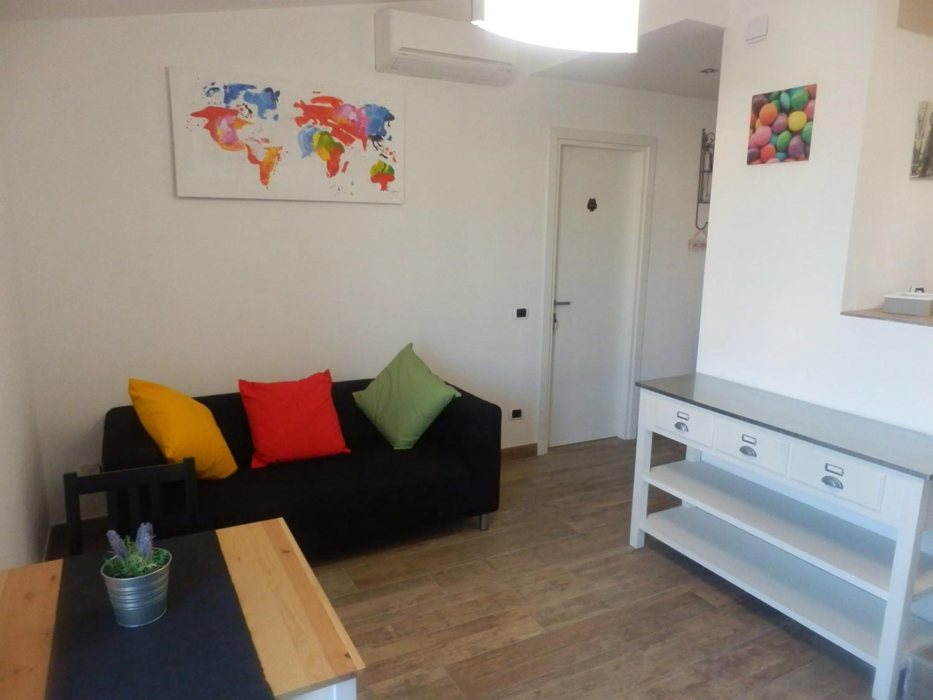 Communal lounge/ TV room, Bed in Il Piccolo B&B