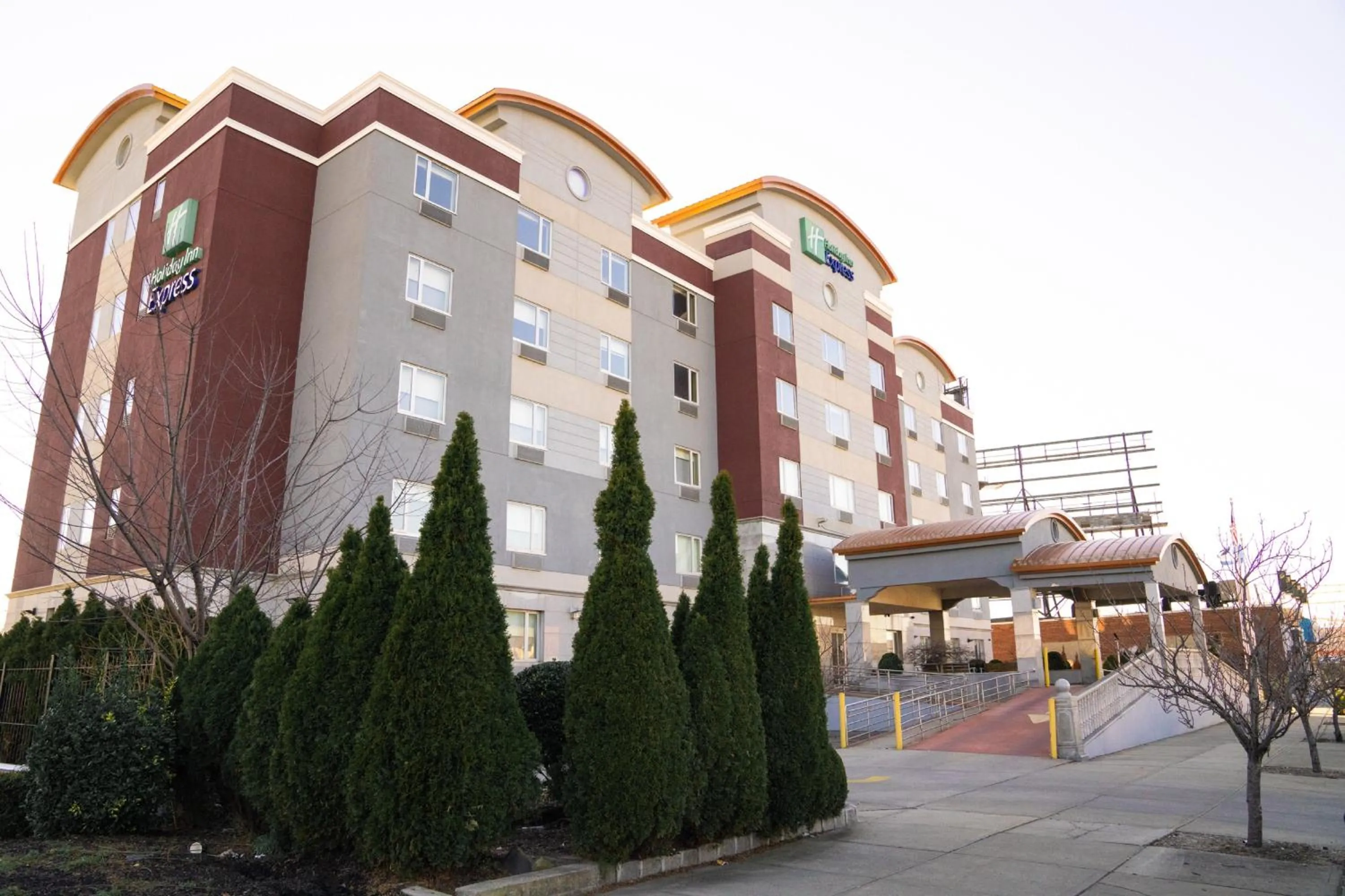 Property building in Holiday Inn Express Maspeth by IHG