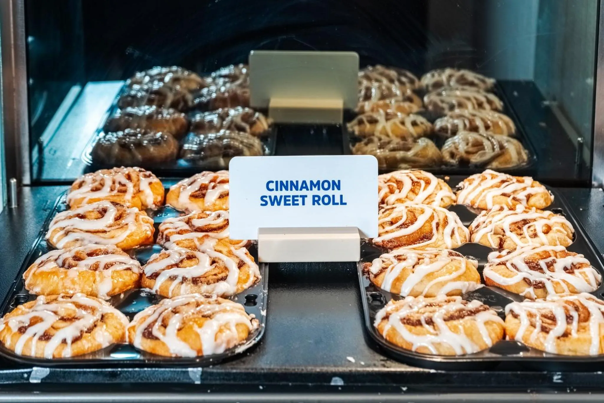 Buffet breakfast in Holiday Inn Express Maspeth by IHG