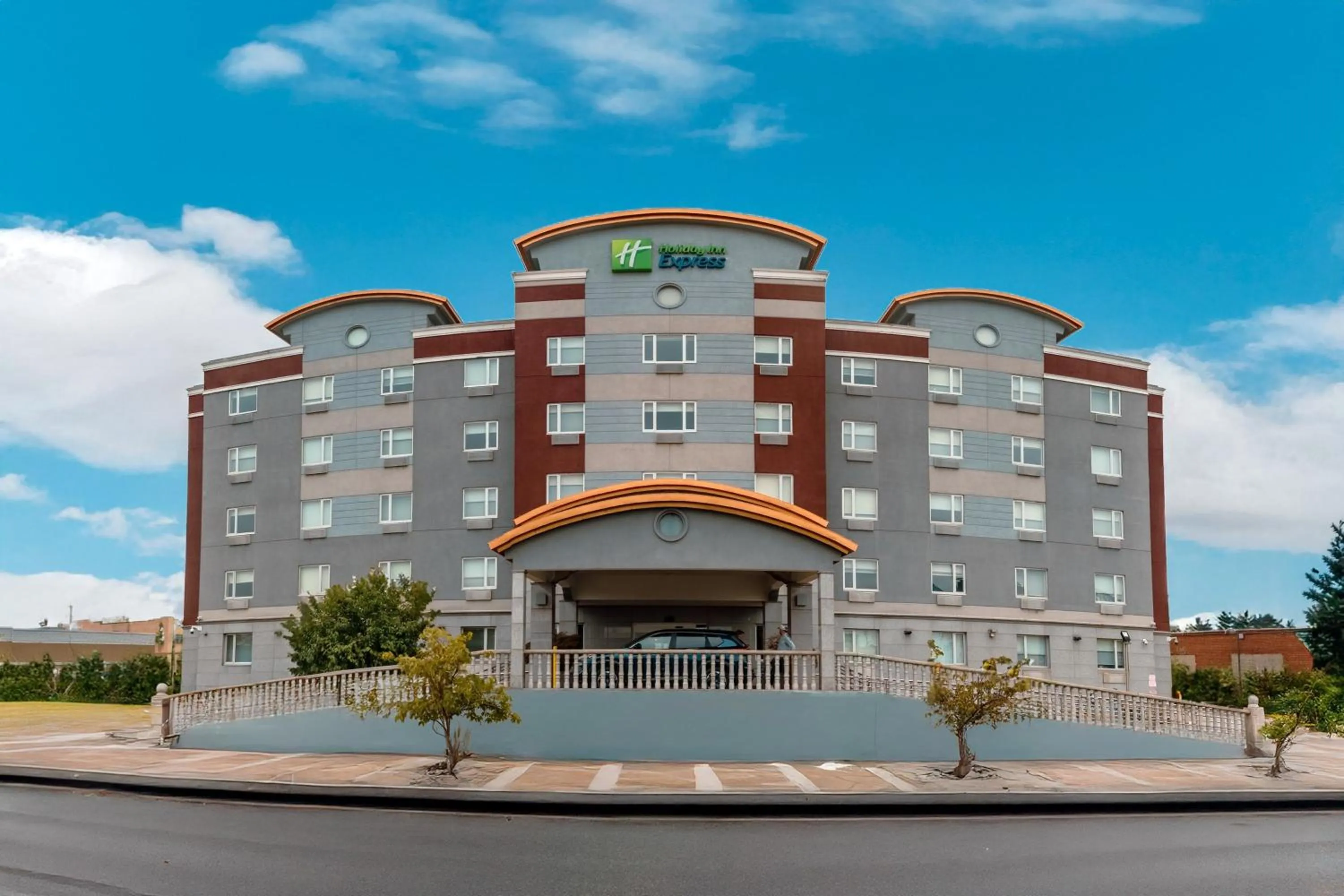 Property building in Holiday Inn Express Maspeth by IHG
