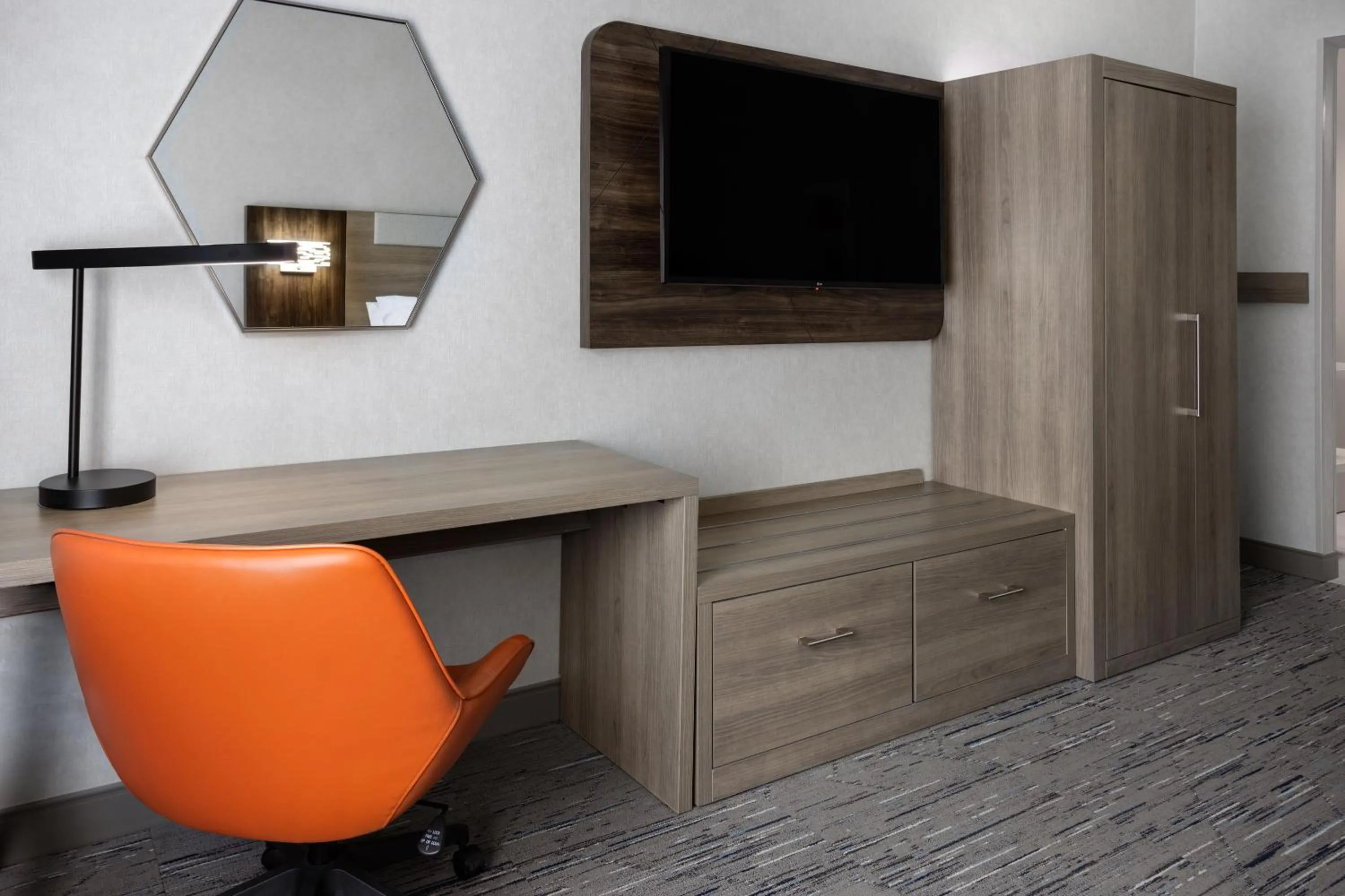 TV and multimedia in Holiday Inn Express Hotel & Suites Brattleboro by IHG