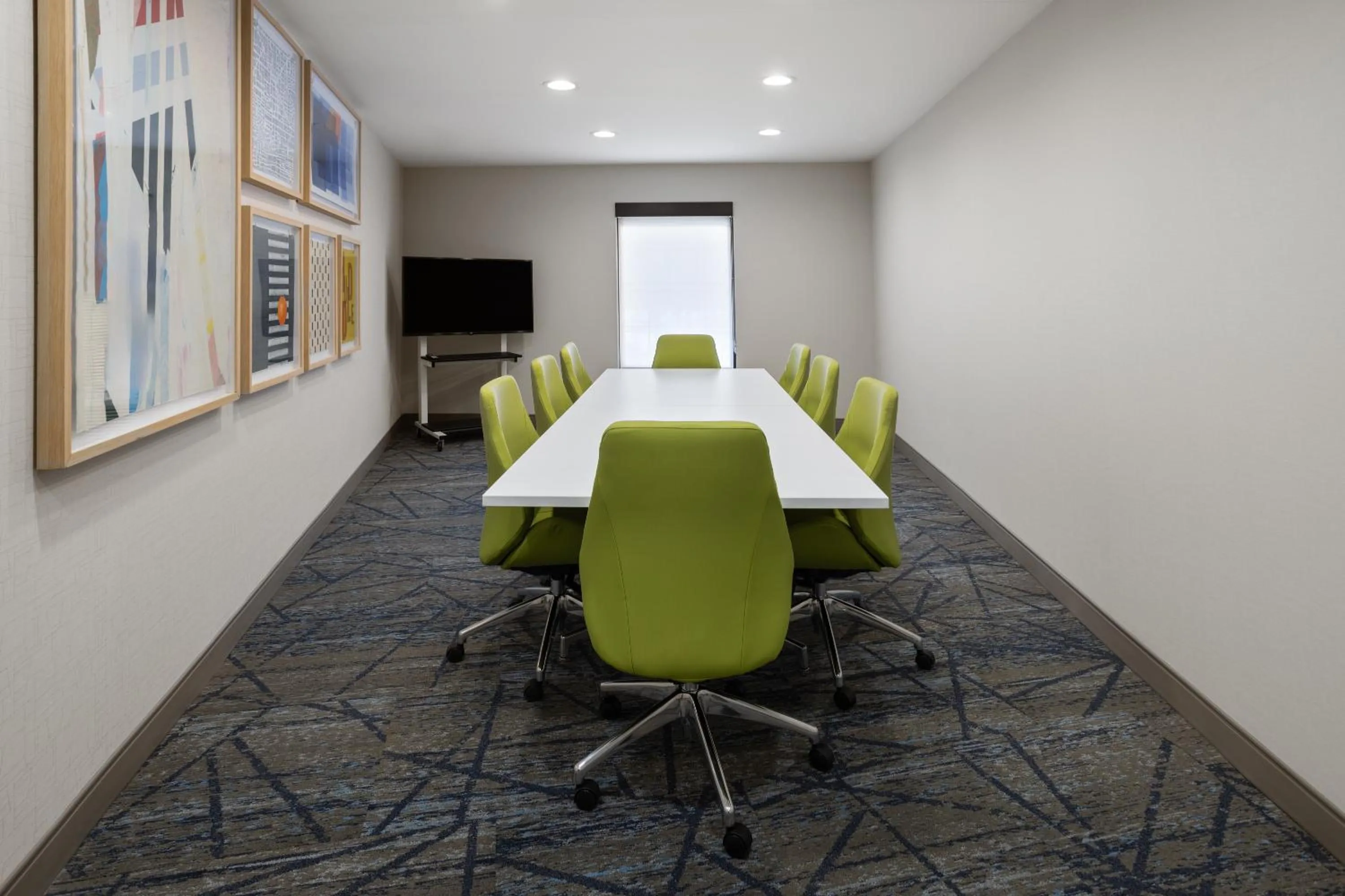 Meeting/conference room in Holiday Inn Express Hotel & Suites Brattleboro by IHG