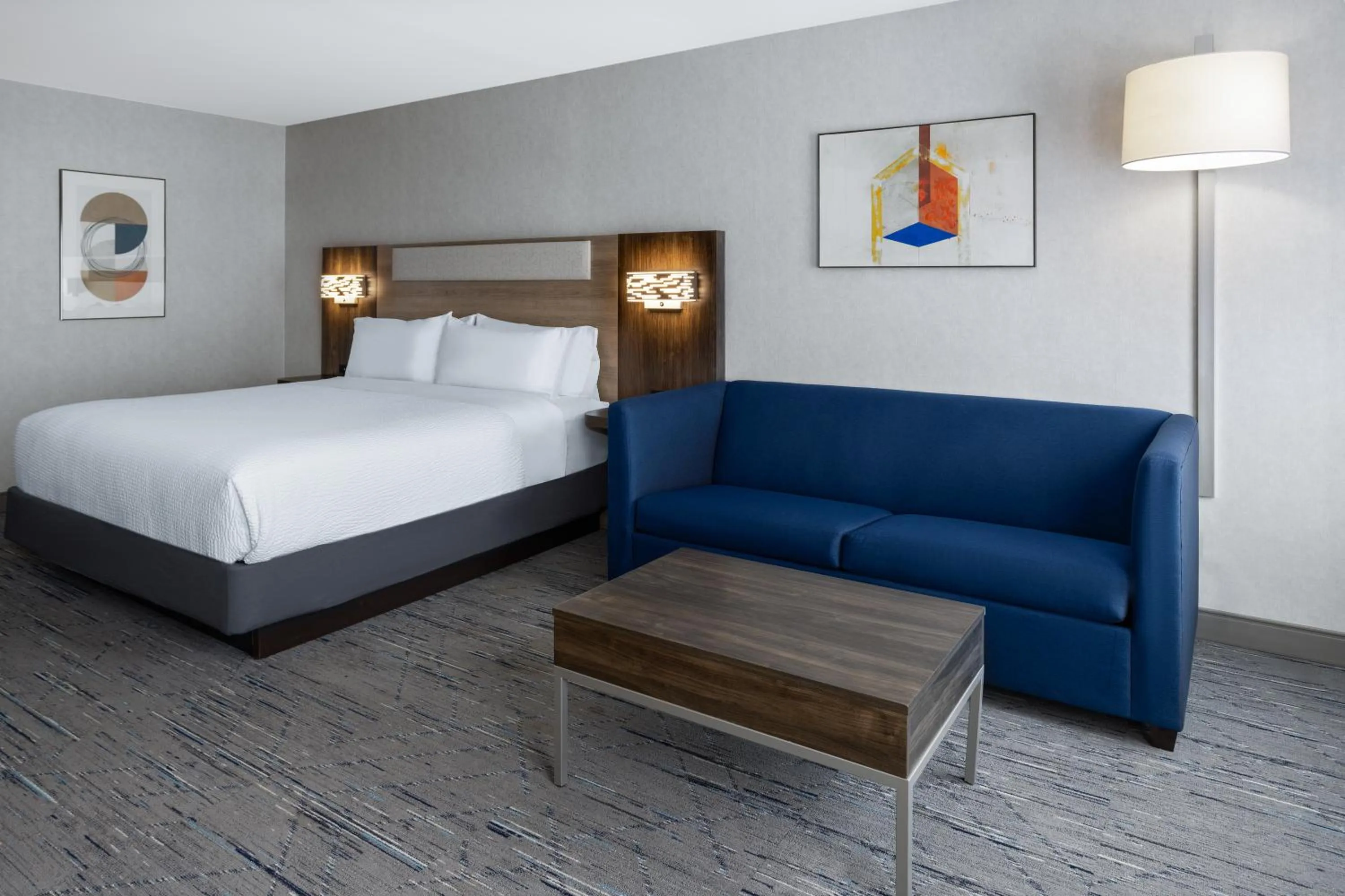 Bed in Holiday Inn Express Hotel & Suites Brattleboro by IHG
