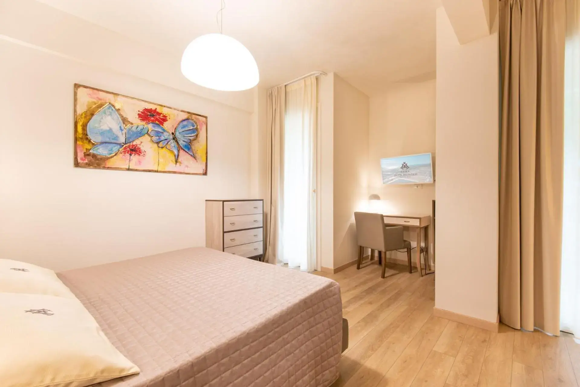 Economy Double Room in Hotel Atlantico Economy Double Room in Hotel Atlantico