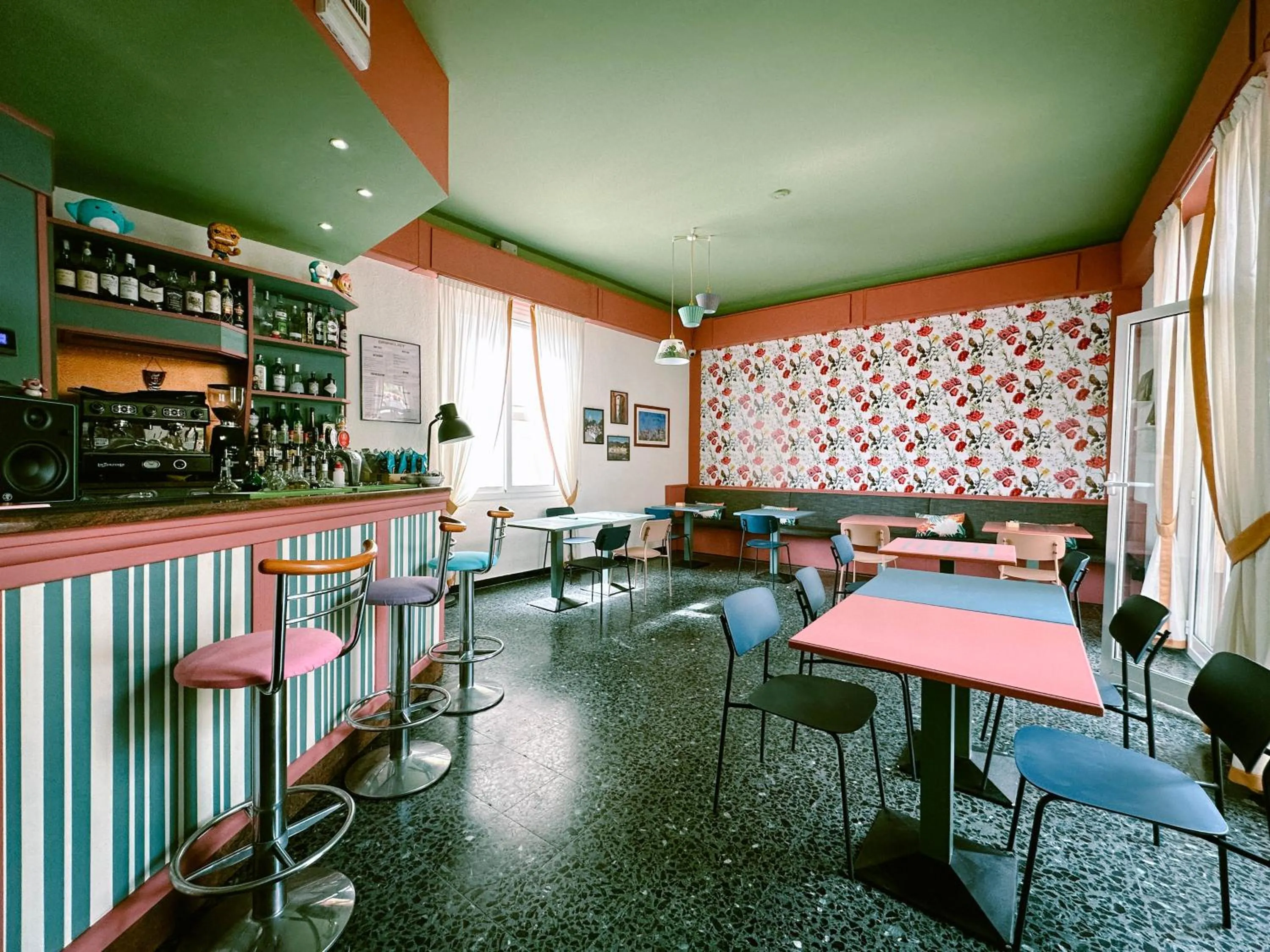 Lounge or bar in Hotel Bello by Ostello Bello