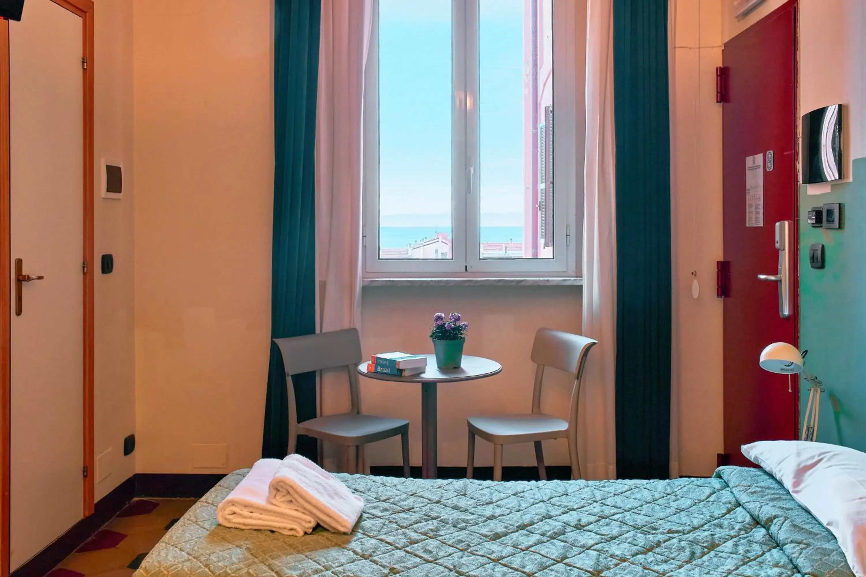 Single Room in Hotel Bello by Ostello Bello Single Room in Hotel Bello by Ostello Bello