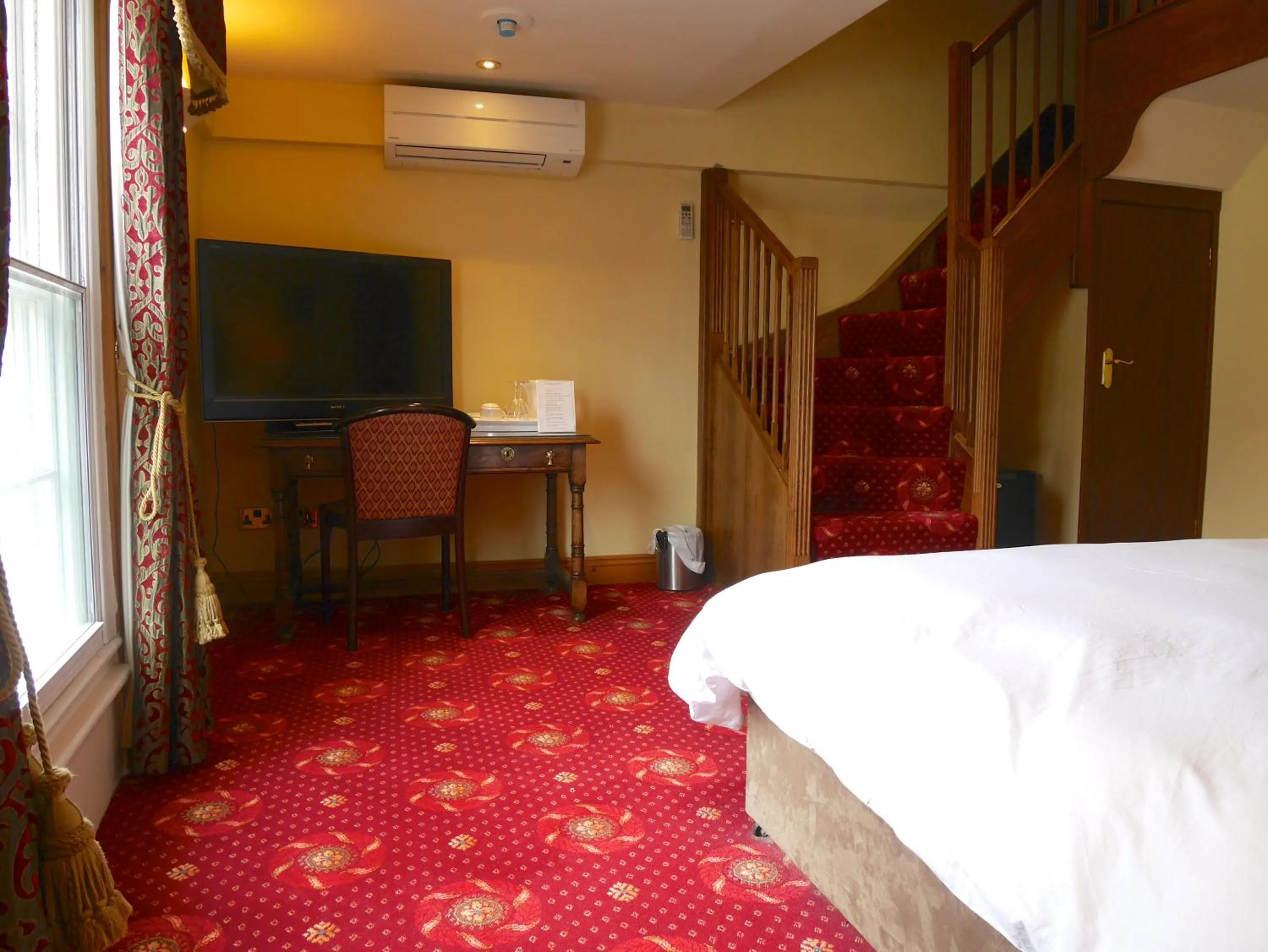 Bedroom, Bed in Villare Hitchin Town Centre