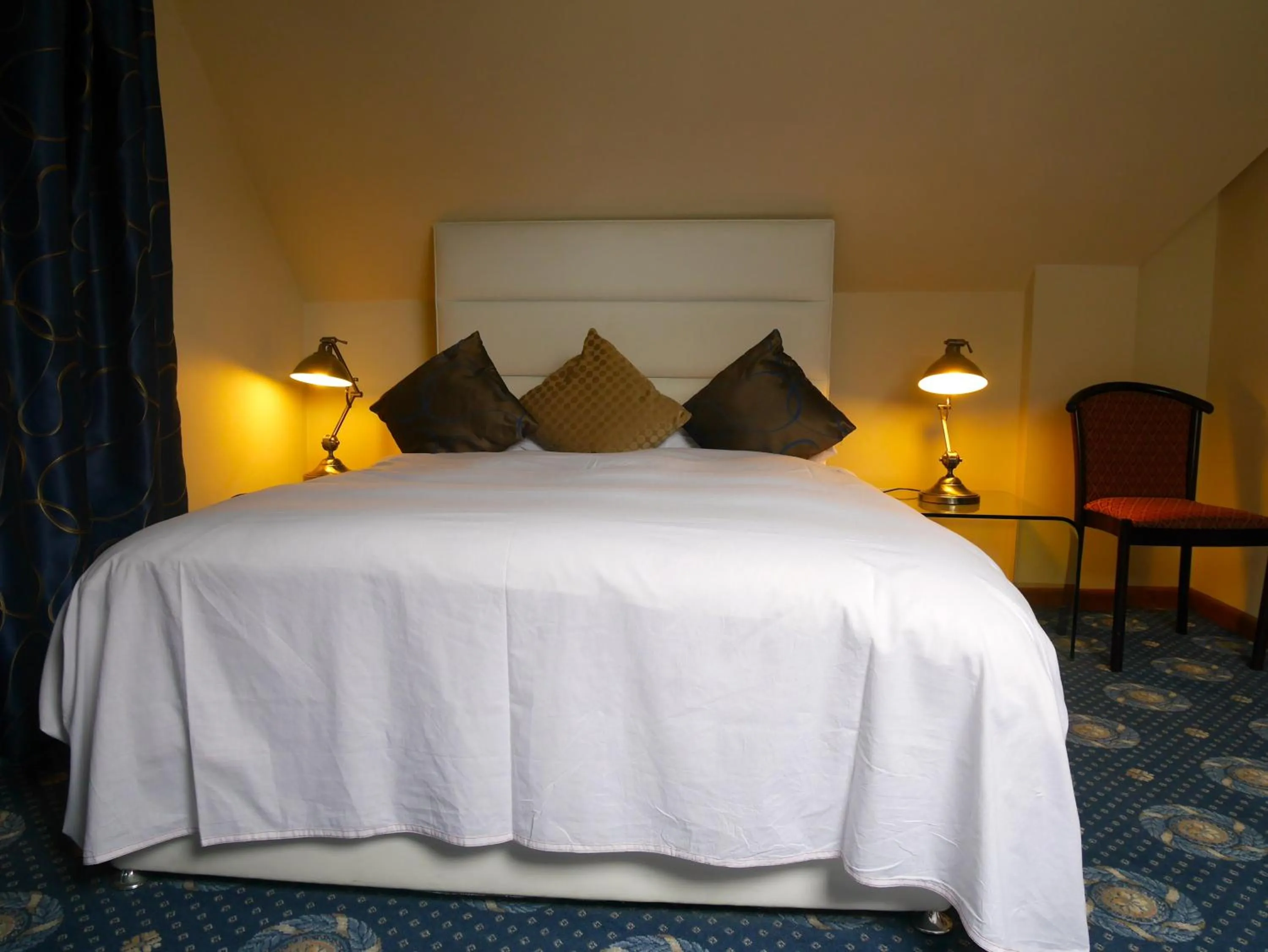 Bedroom, Bed in Villare Hitchin Town Centre