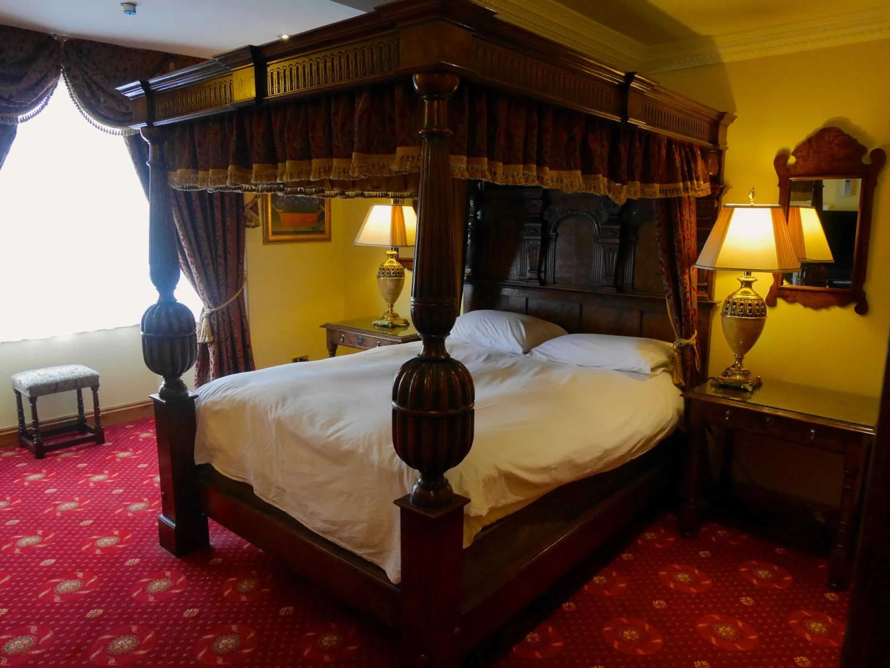 Bedroom, Bed in Villare Hitchin Town Centre