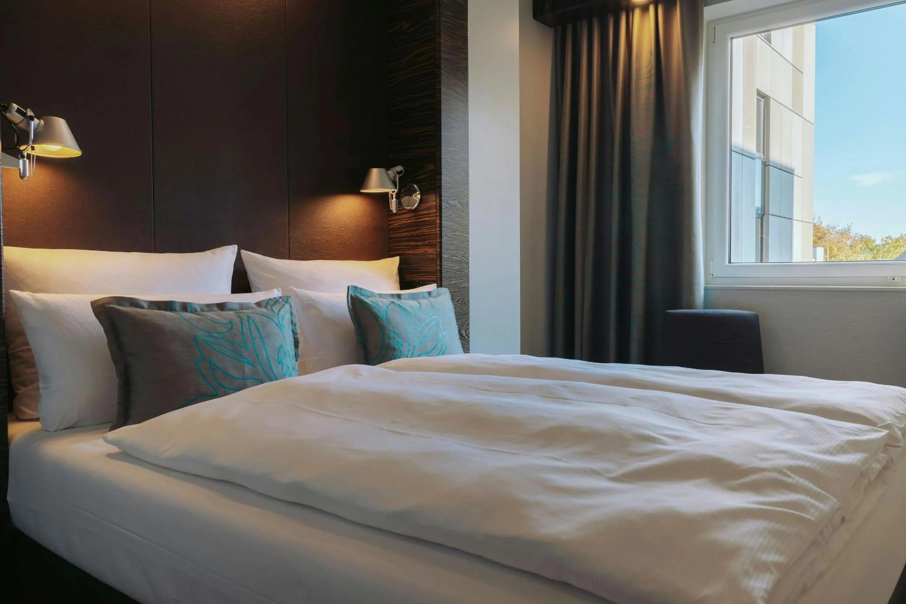 Photo of the whole room, Bed in Motel One Hamburg-Alster