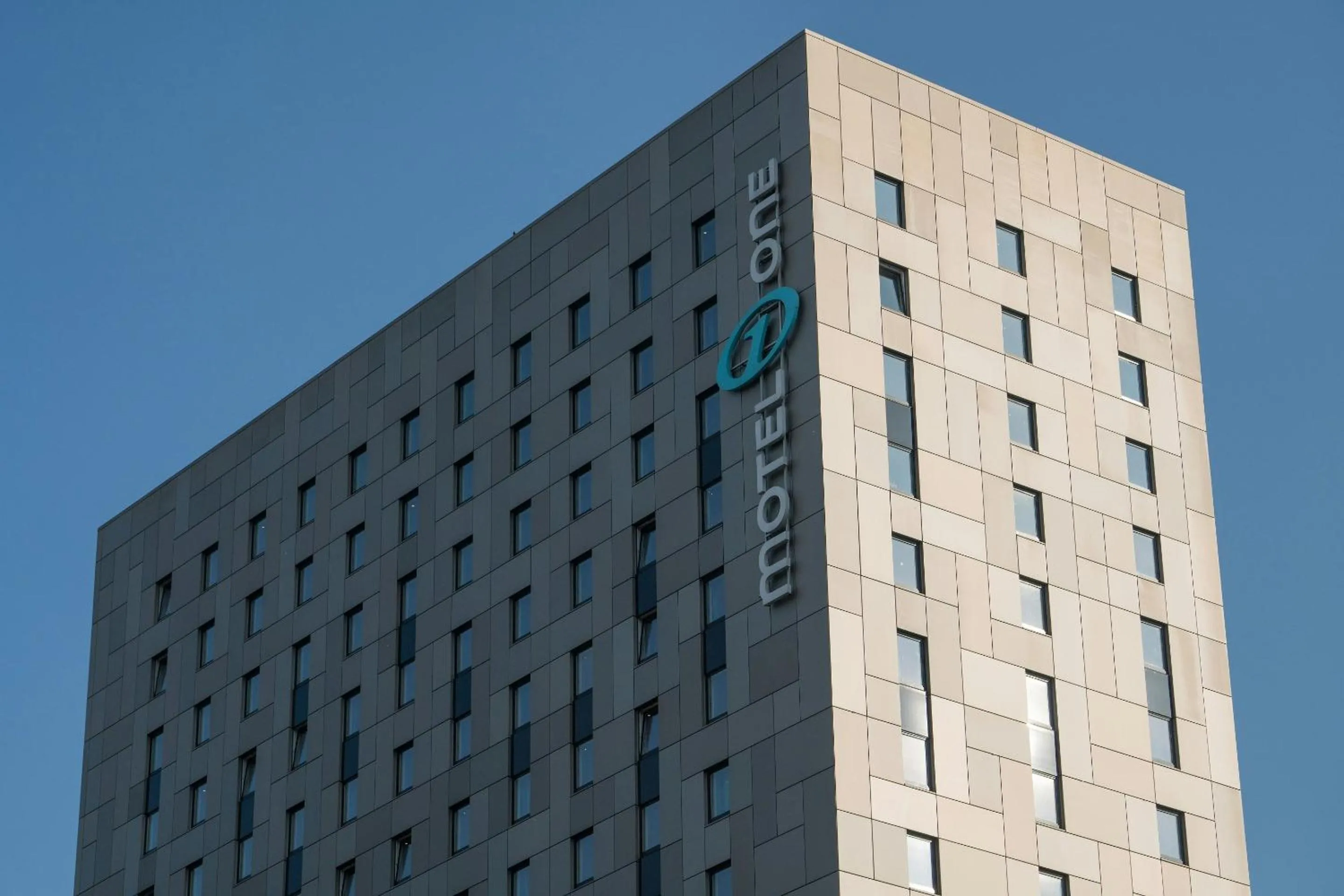 Facade/entrance in Motel One Hamburg-Alster