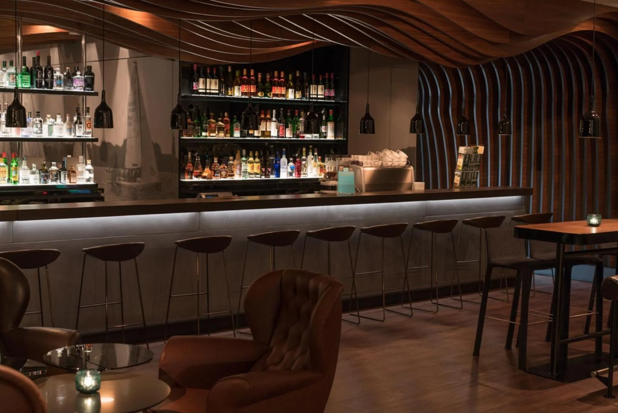 Lounge or bar in Motel One Hamburg-Alster