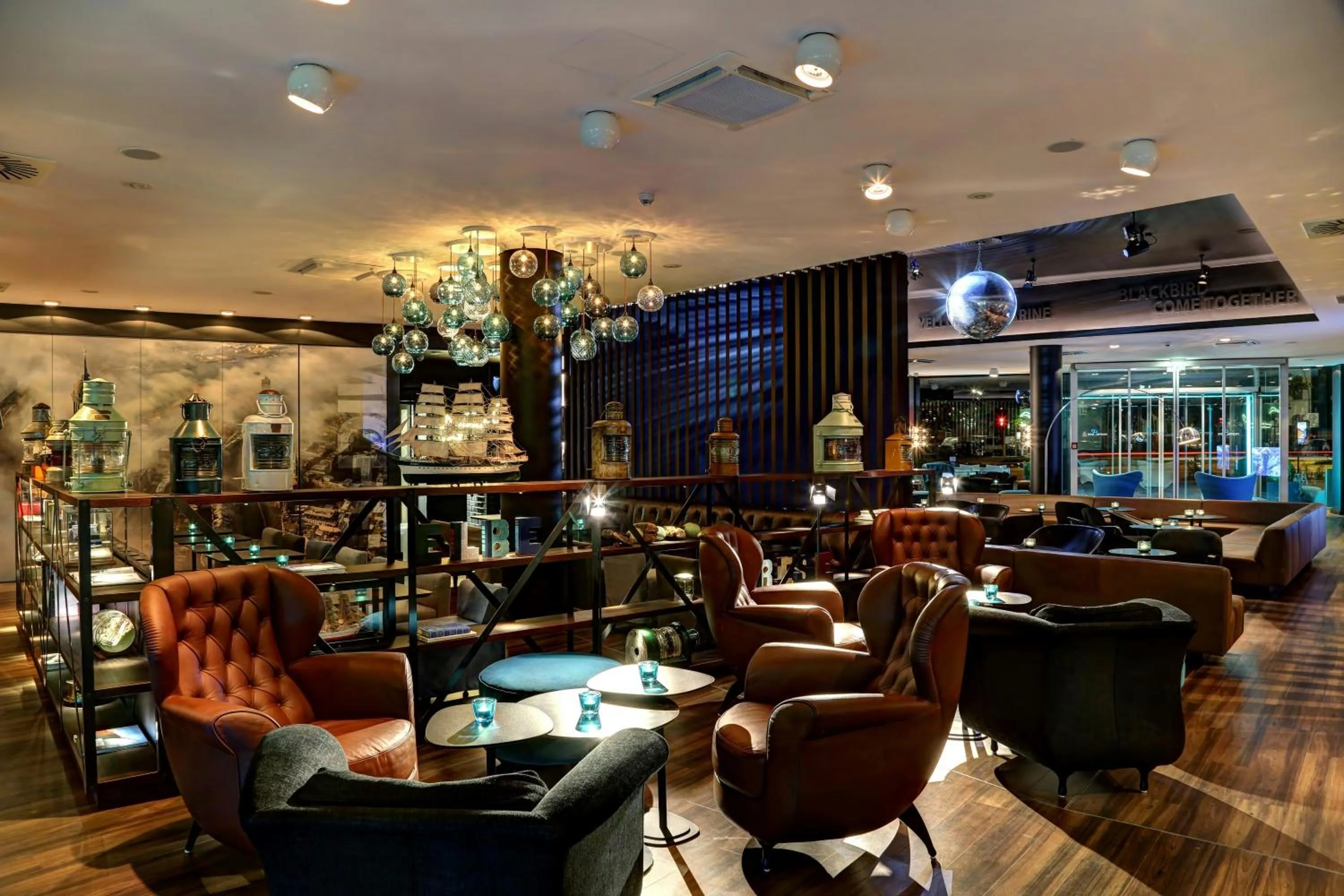 Lounge or bar in Motel One Hamburg am Michel