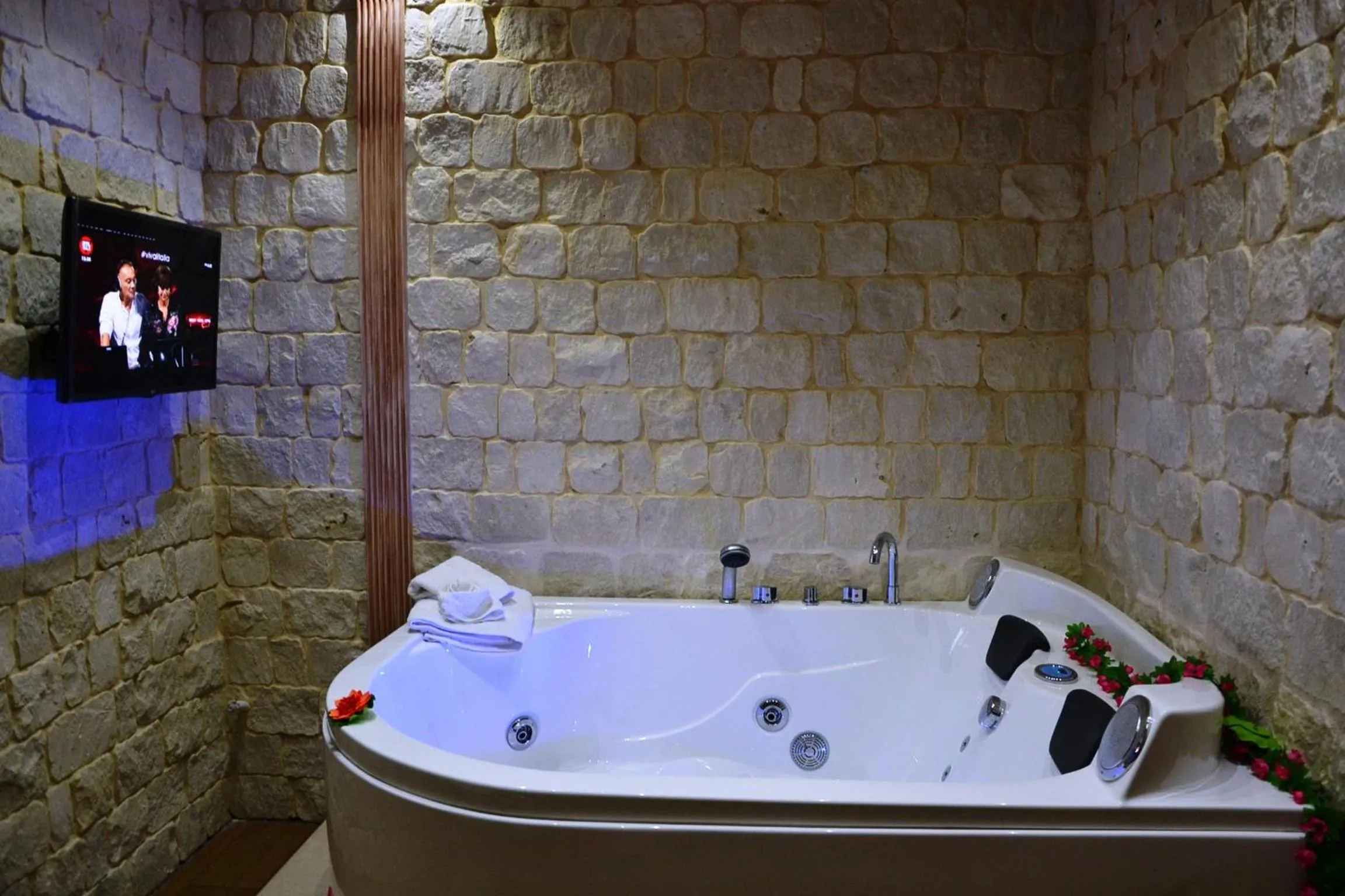 Hot Tub in Casa Aruci Sweet Home