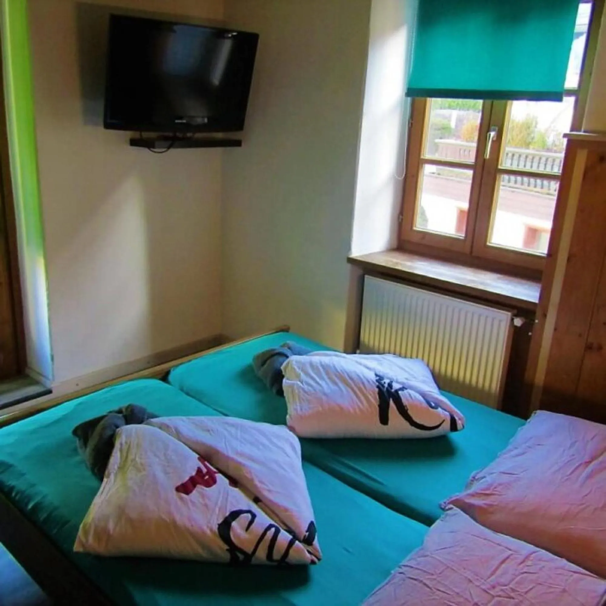 Bed in SnowBunnys BackPackers Hostel