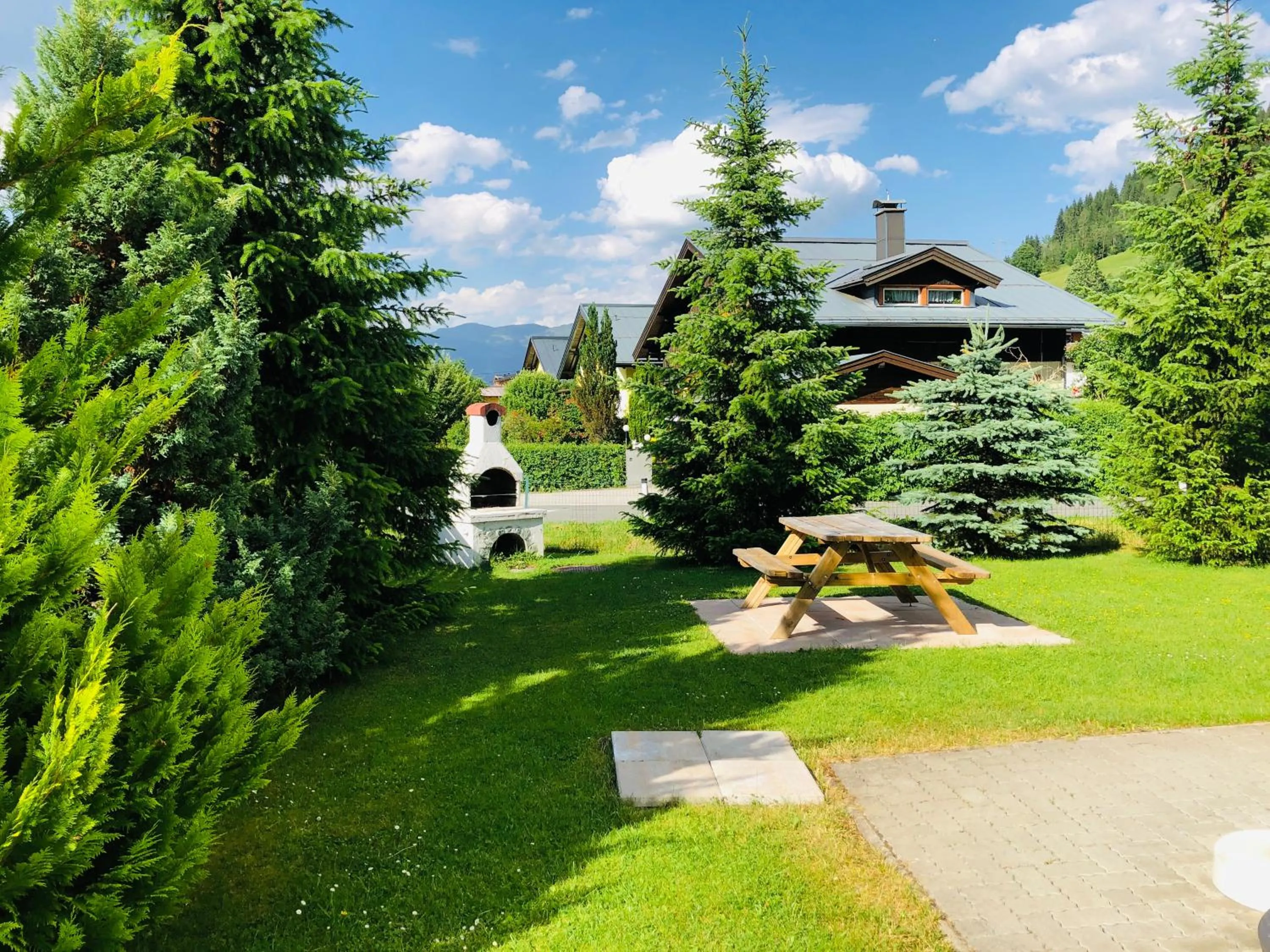 BBQ facilities in Familienappartements Eder - Free entry to Tauern SPA Kaprun included