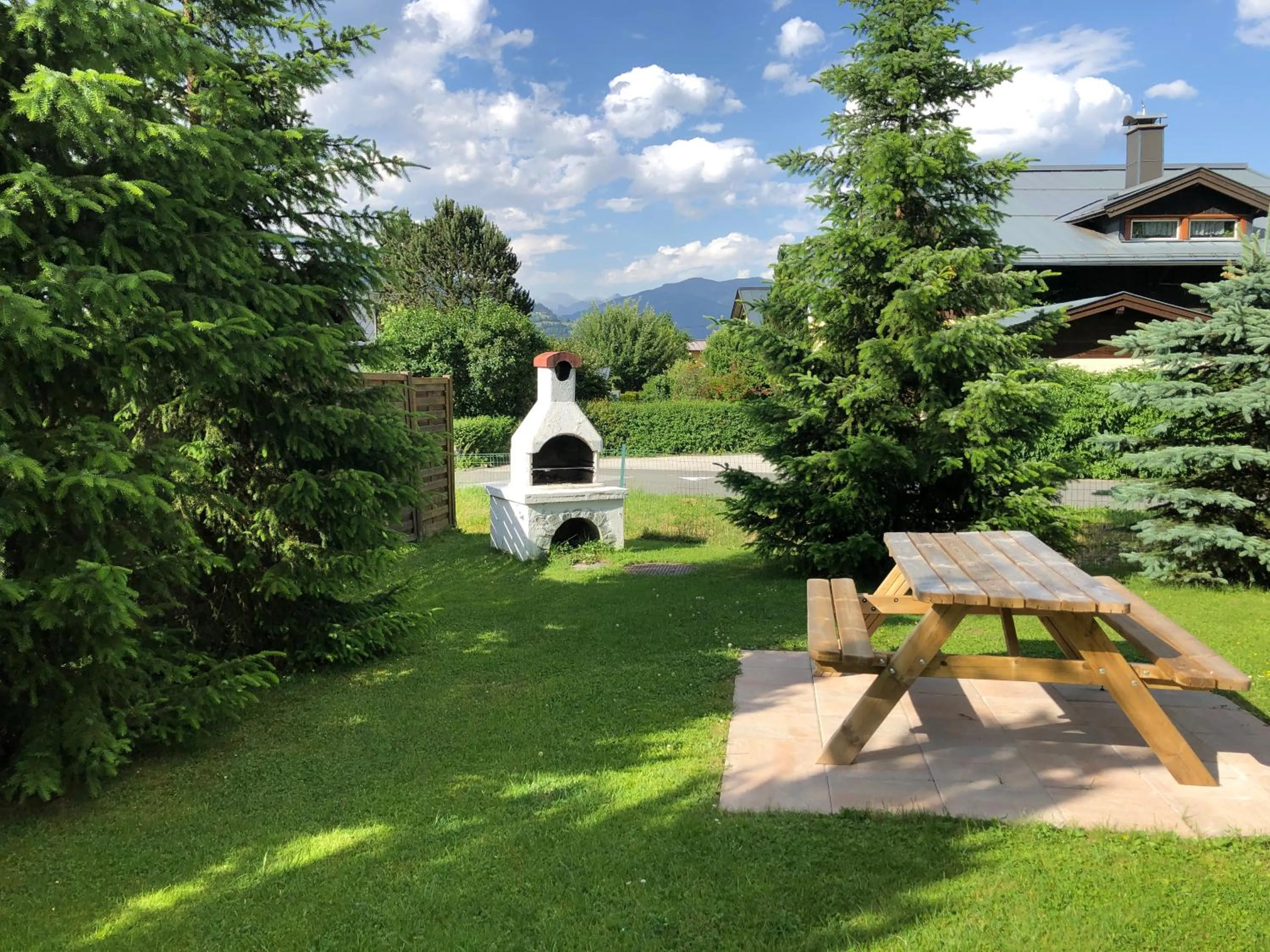 BBQ facilities in Familienappartements Eder - Free entry to Tauern SPA Kaprun included