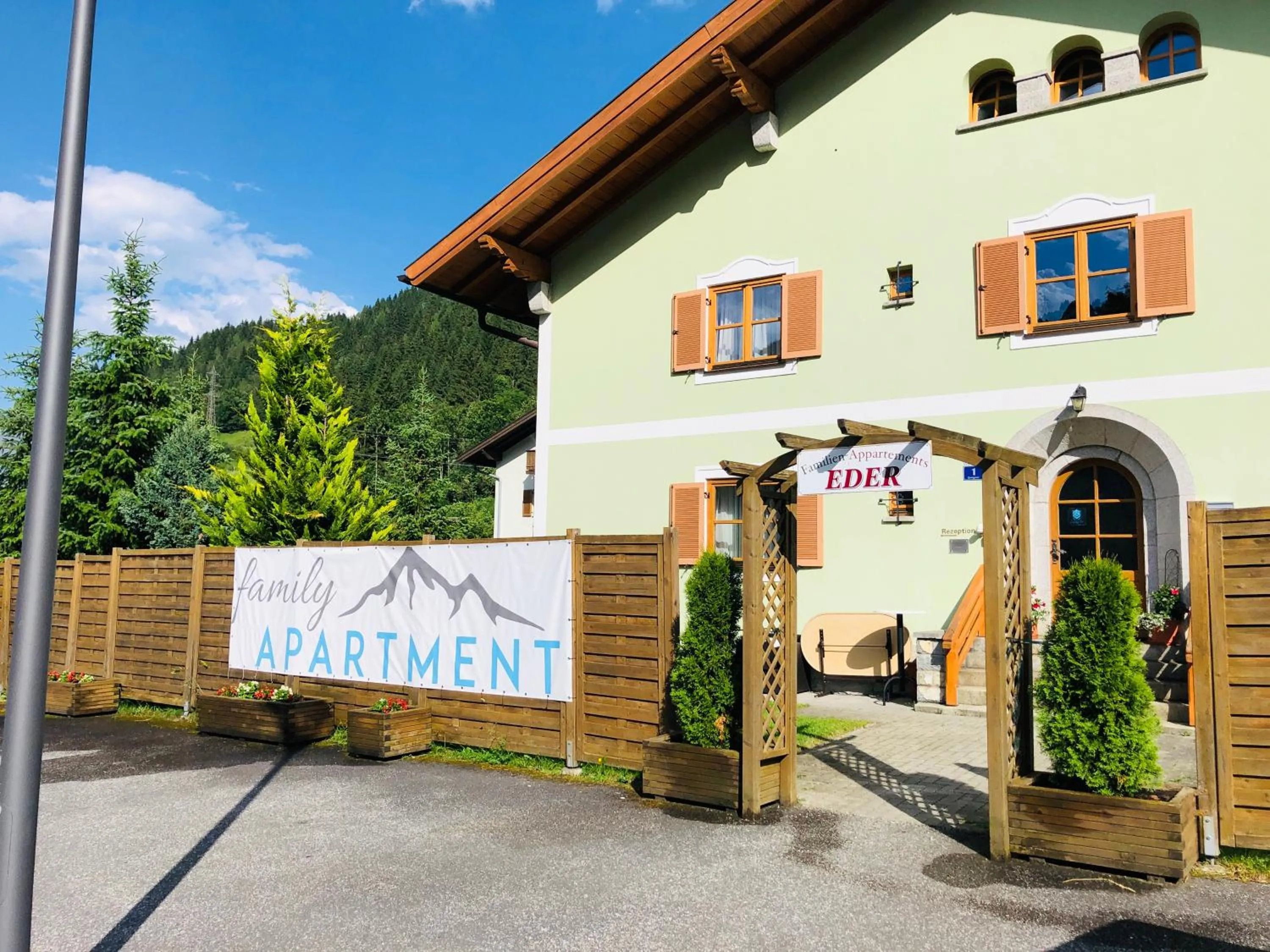 Property building in Familienappartements Eder - Free entry to Tauern SPA Kaprun included
