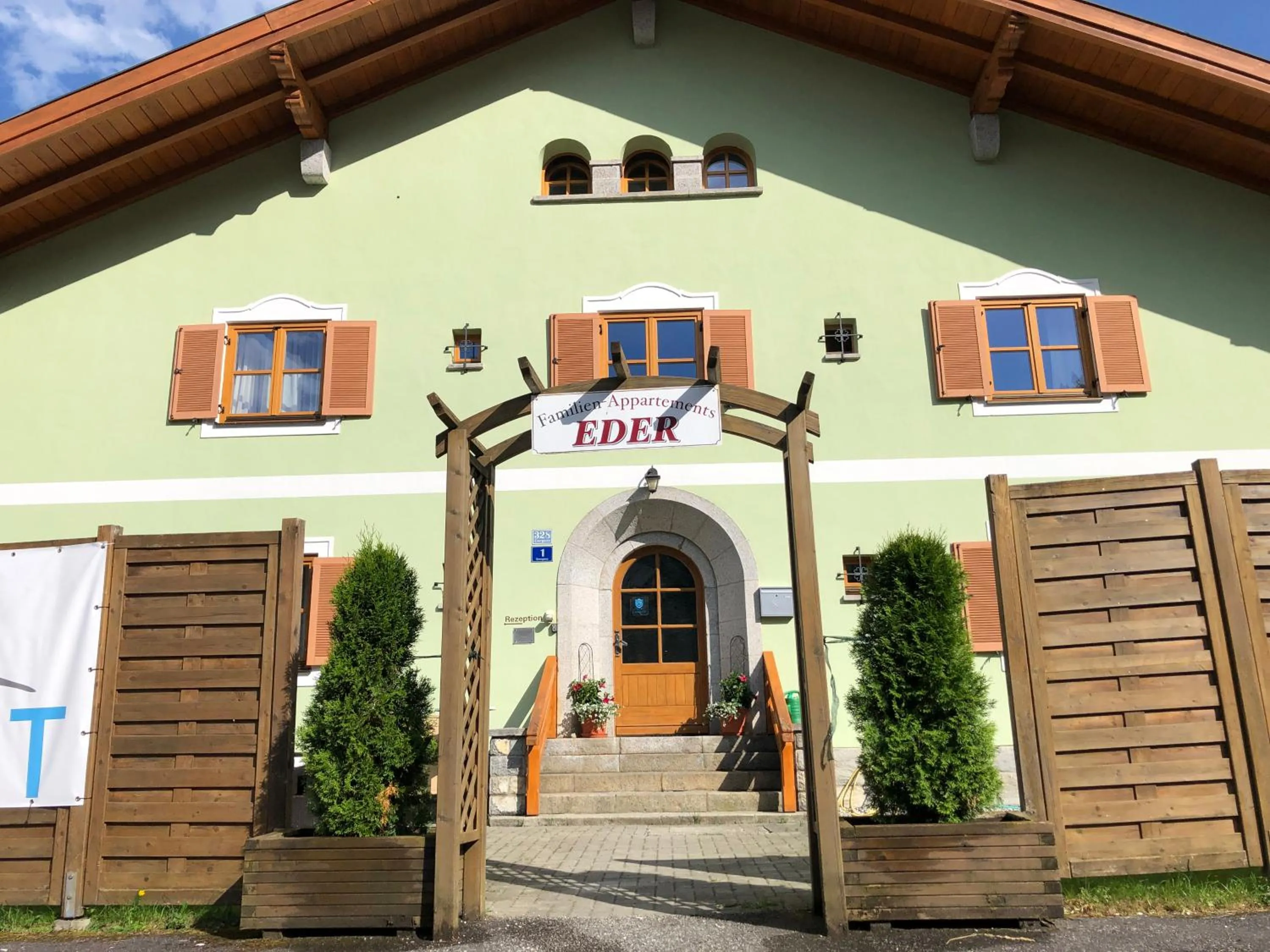 Property building in Familienappartements Eder - Free entry to Tauern SPA Kaprun included