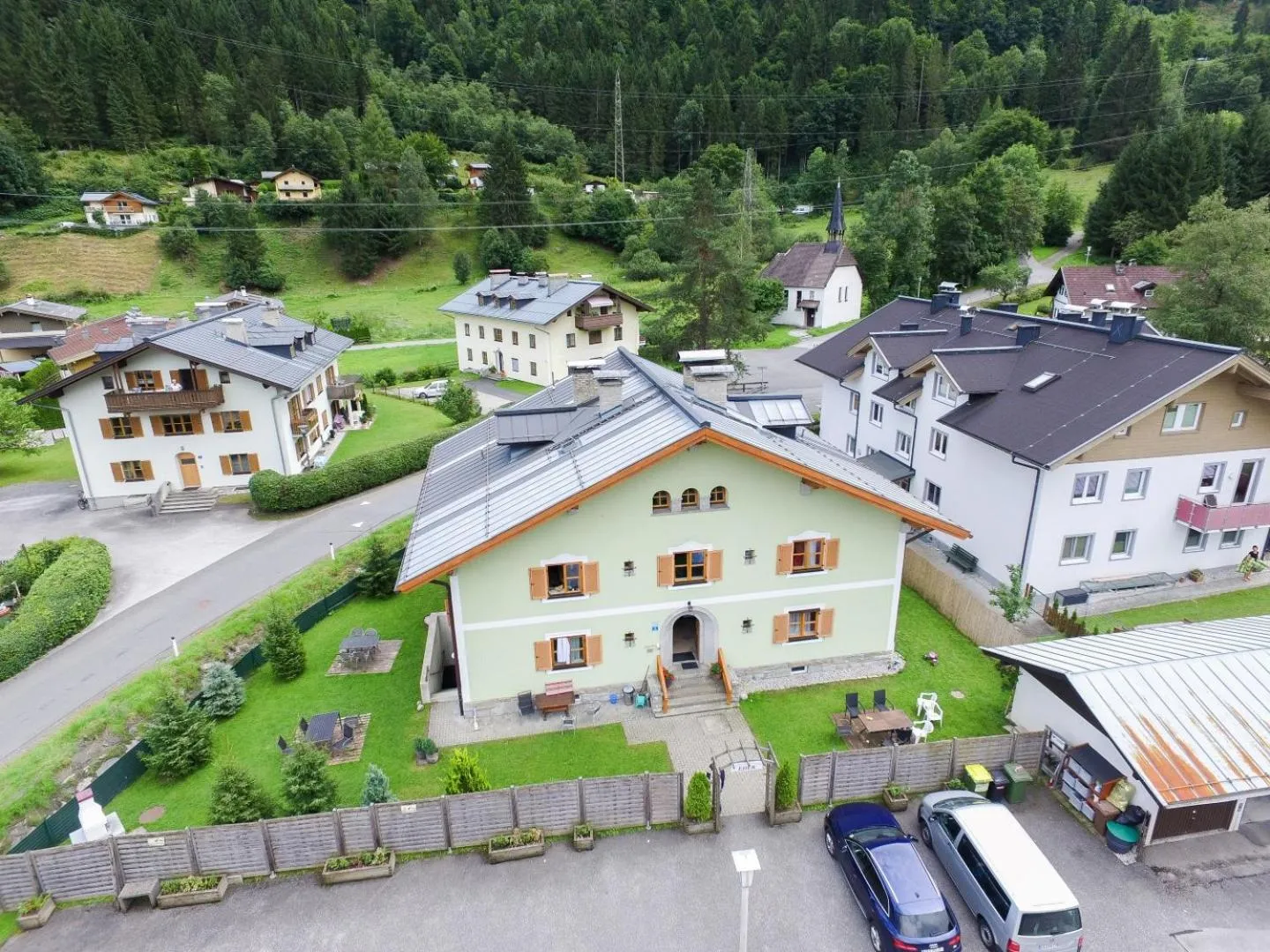 Bird's eye view in Familienappartements Eder - Free entry to Tauern SPA Kaprun included