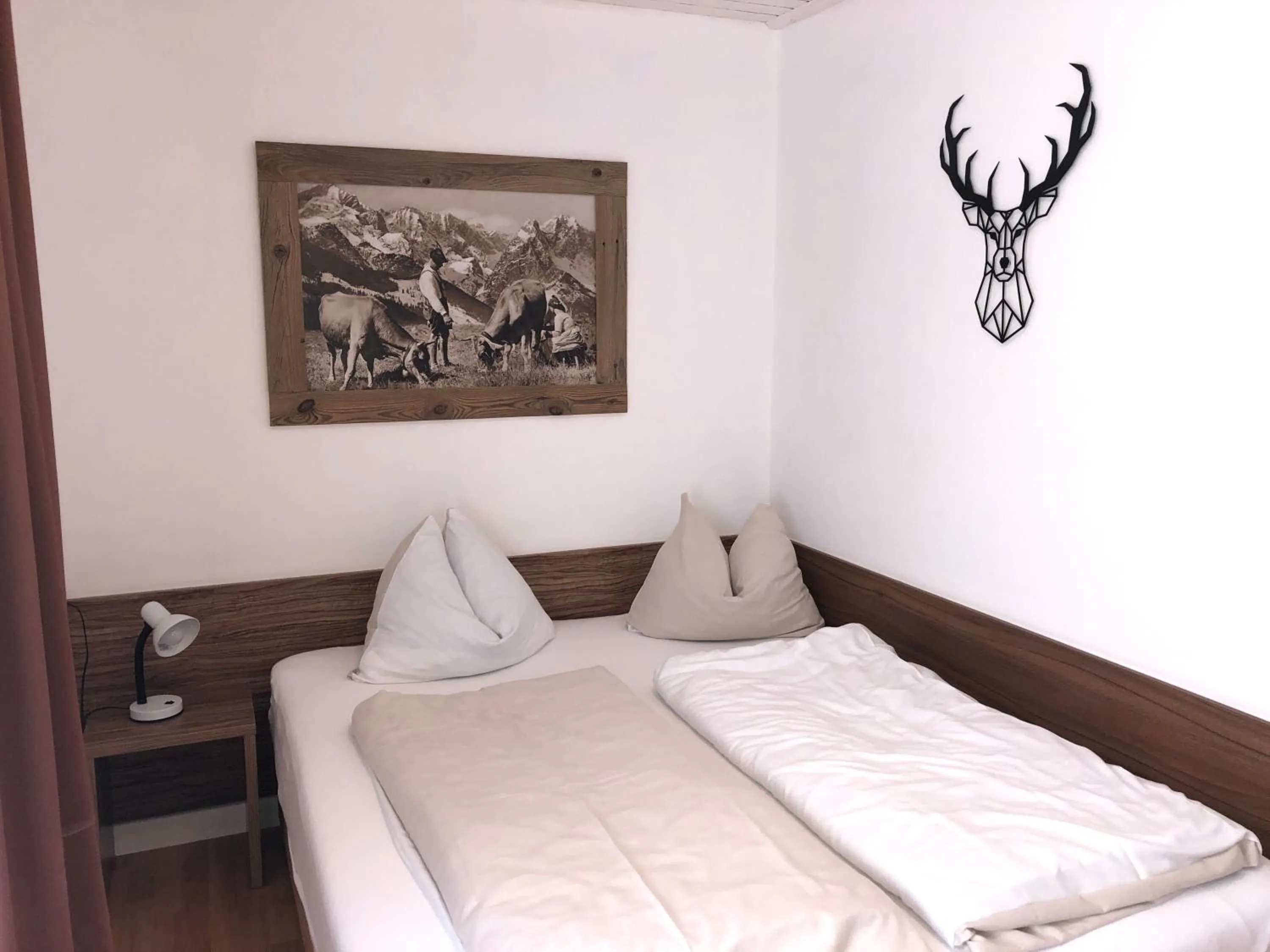 Bedroom, Bed in Familienappartements Eder - Free entry to Tauern SPA Kaprun included