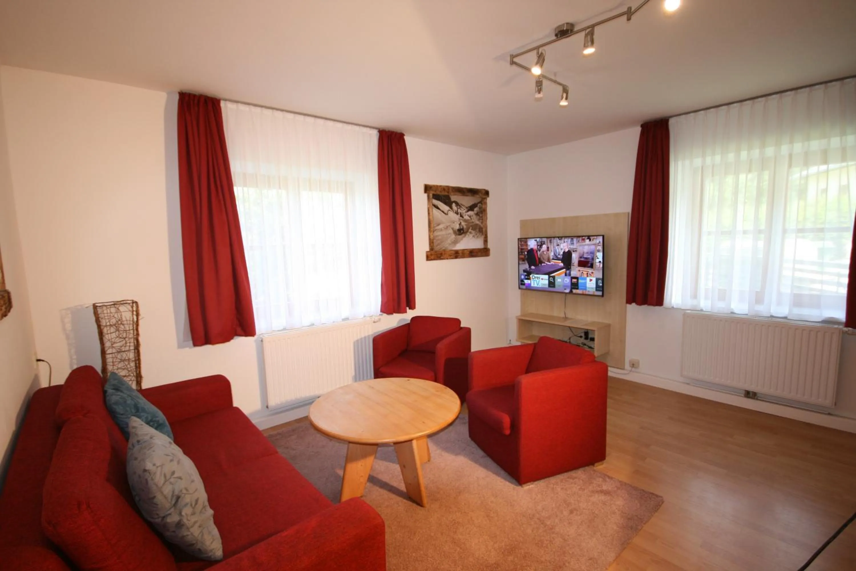 Living room in Familienappartements Eder - Free entry to Tauern SPA Kaprun included