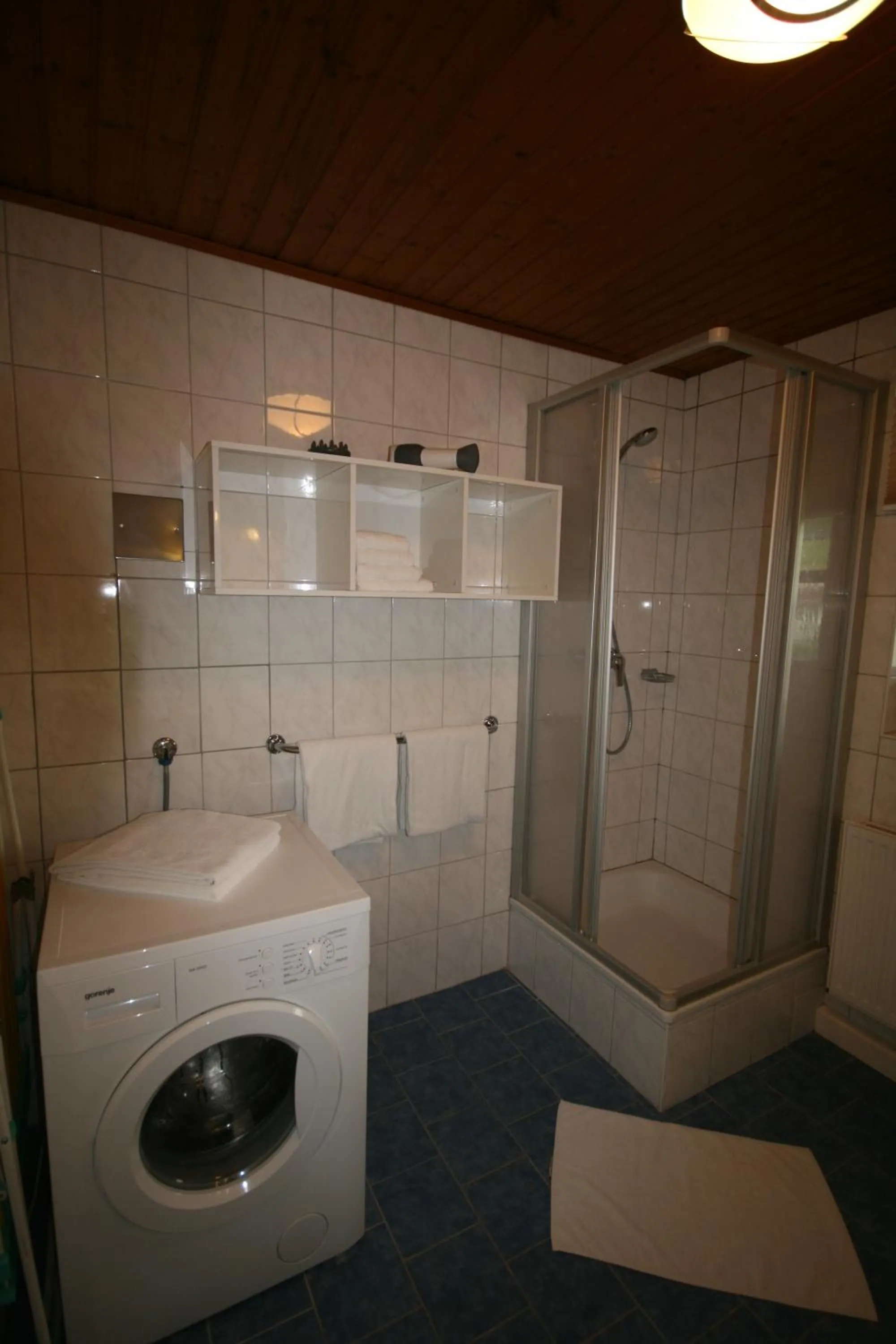 Bathroom in Familienappartements Eder - Free entry to Tauern SPA Kaprun included